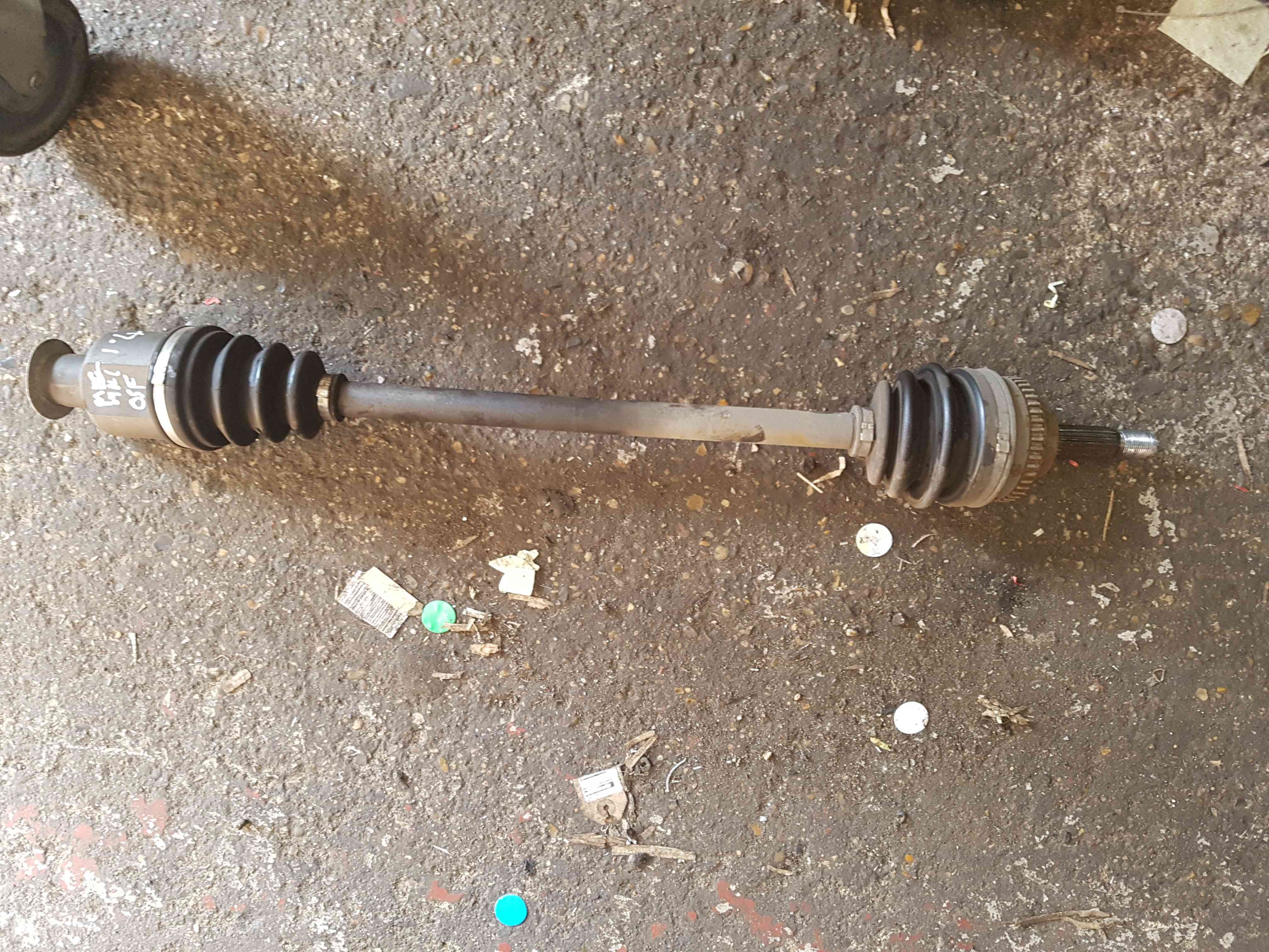 Thumb 2 Renault Megane MK1 Coupe 1999-2002 1.4 16V Drivers OSF Front Driveshaft