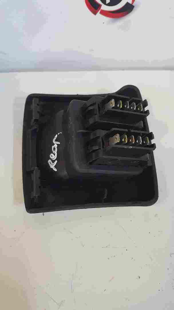 Thumb 2 Renault Megane MK1 1999-2002 Rear Window Switch Panel 7700843250