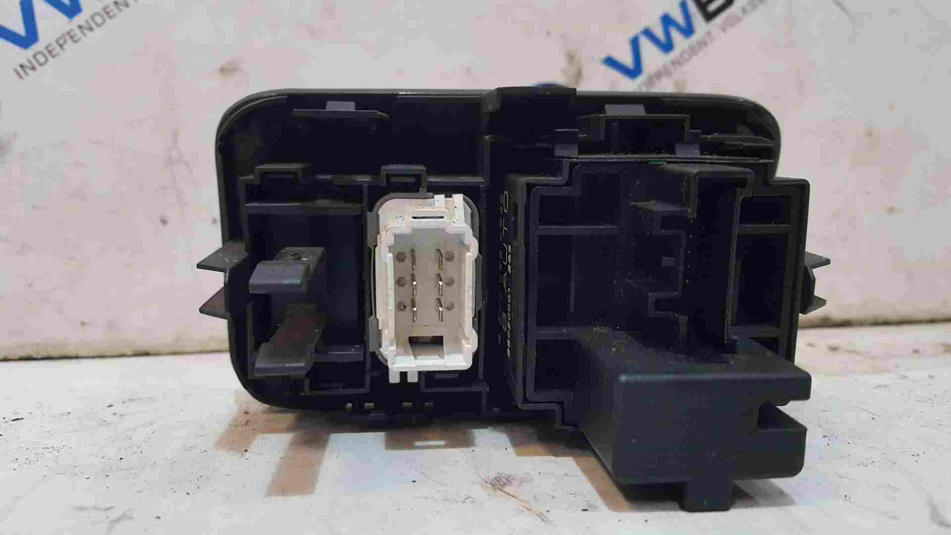 Thumb 2 Renault Megane MK2 2002-2006 Cruise Control Button Switches Headlight Dial