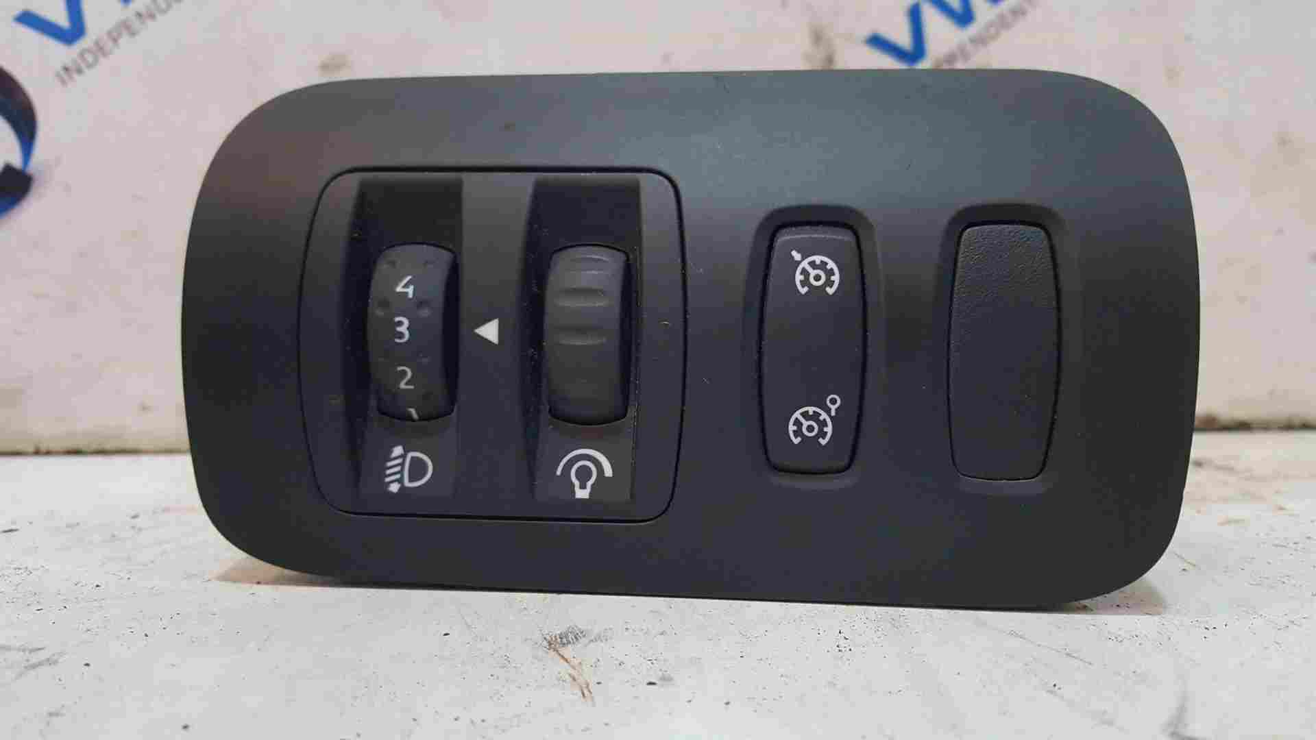 Thumb 3 Renault Megane MK2 2002-2006 Cruise Control Button Switches Headlight Dial
