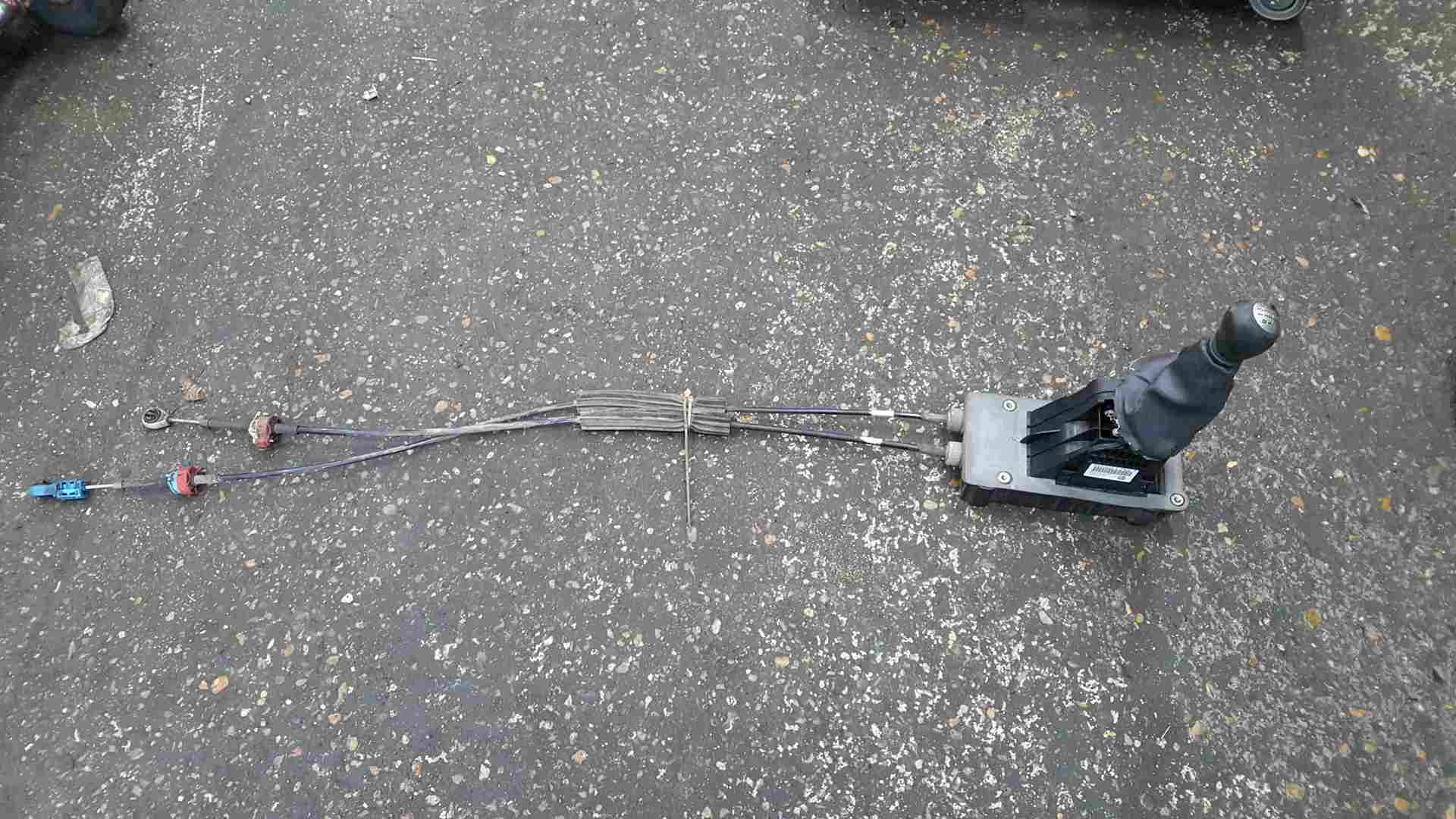 Renault Megane MK2 2002-2008 6 Speed Gearstick Mechanism + Cables 8200375524