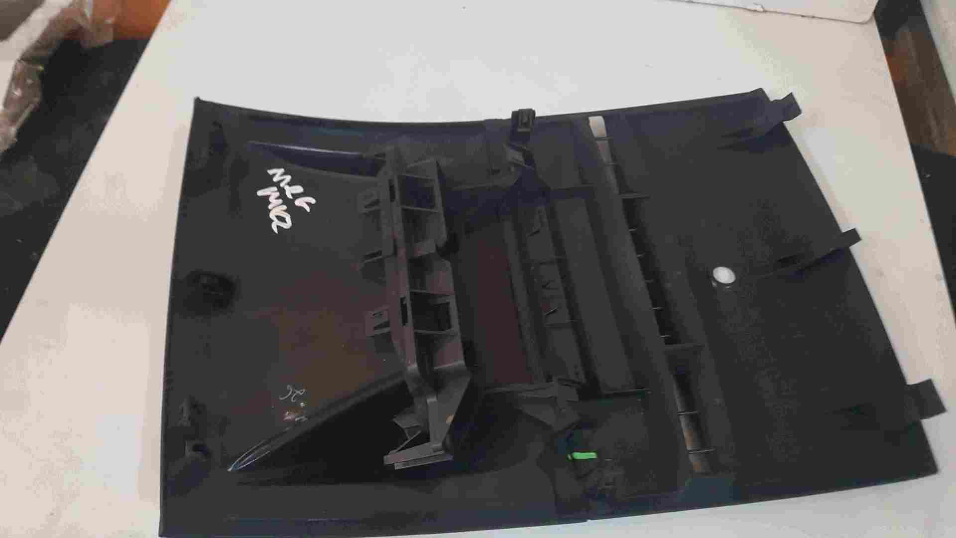 Thumb 3 Renault Megane MK2 2002-2008 Centre Top Dashboard Trim Surround