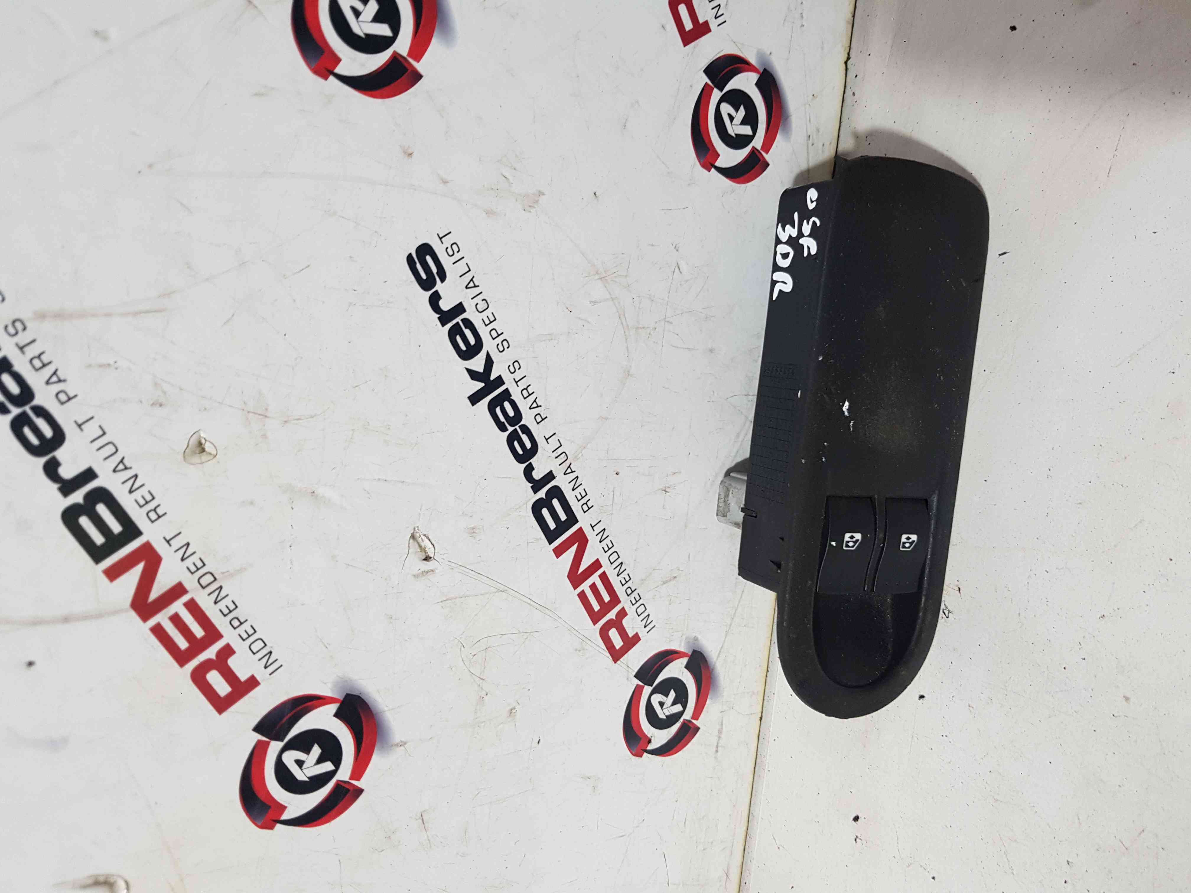 Thumb 2 Renault Megane MK2 2002-2008 Drivers OSF Front Electric Window Switch