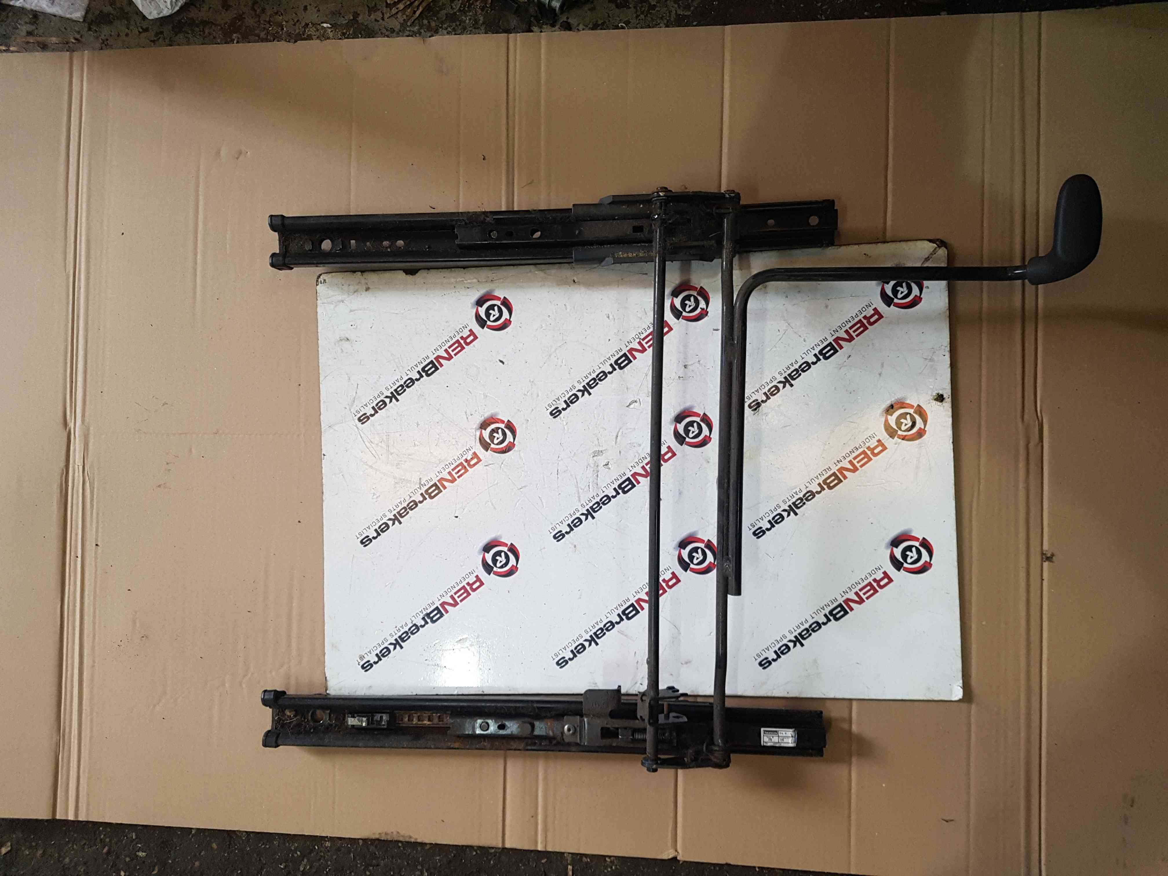 Renault Megane MK2 2002-2008 Drivers OSF Front Seat Runners 3Dr