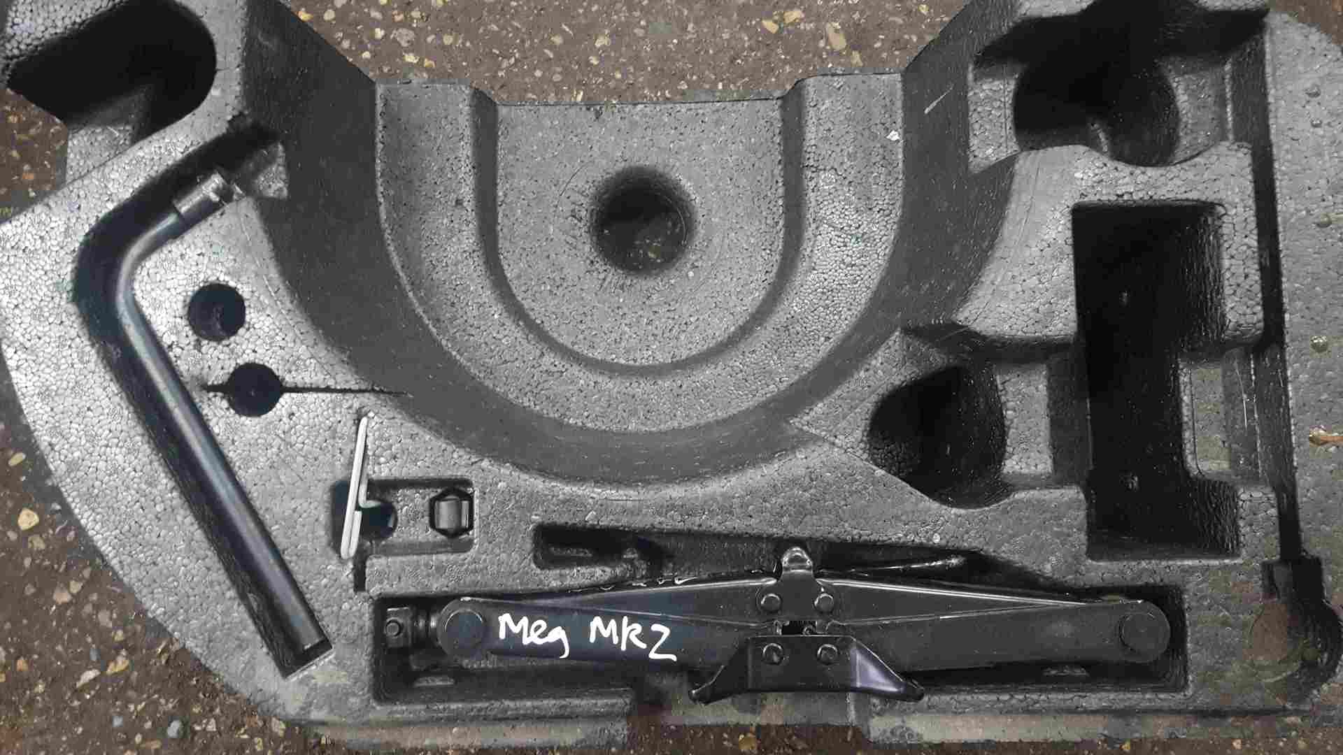 Thumb 2 Renault Megane MK2 2002-2008 Jack Set