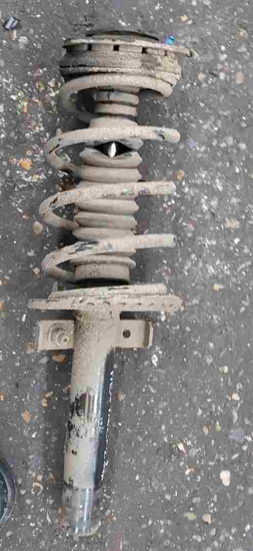 Renault Megane MK2 2006-2008 2.0 DCi Drivers OSF Front Spring Strut Leg