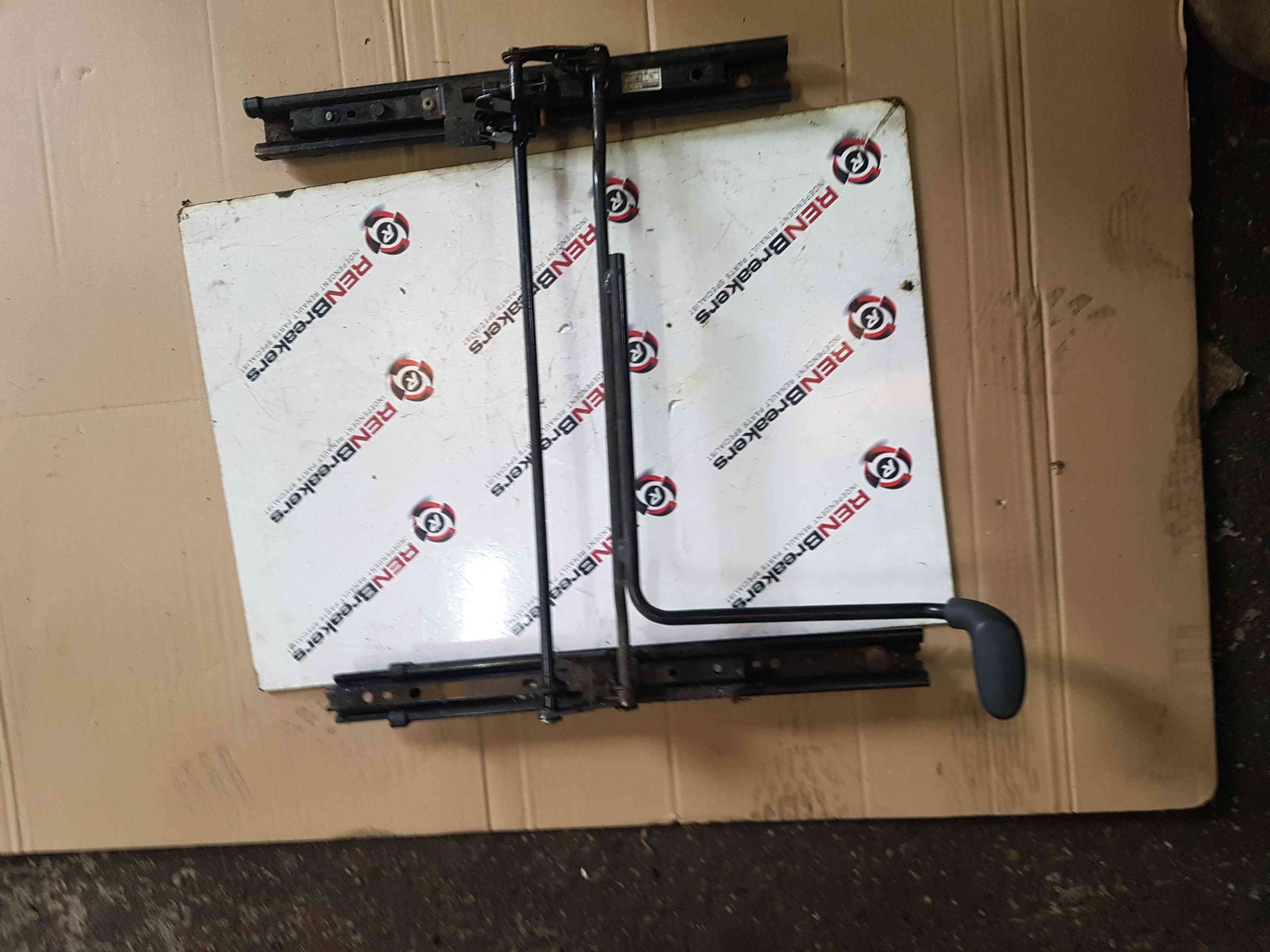 Thumb 2 Renault Megane MK2 2006-2008 Passenger NSF Front Seat Runners 3Dr