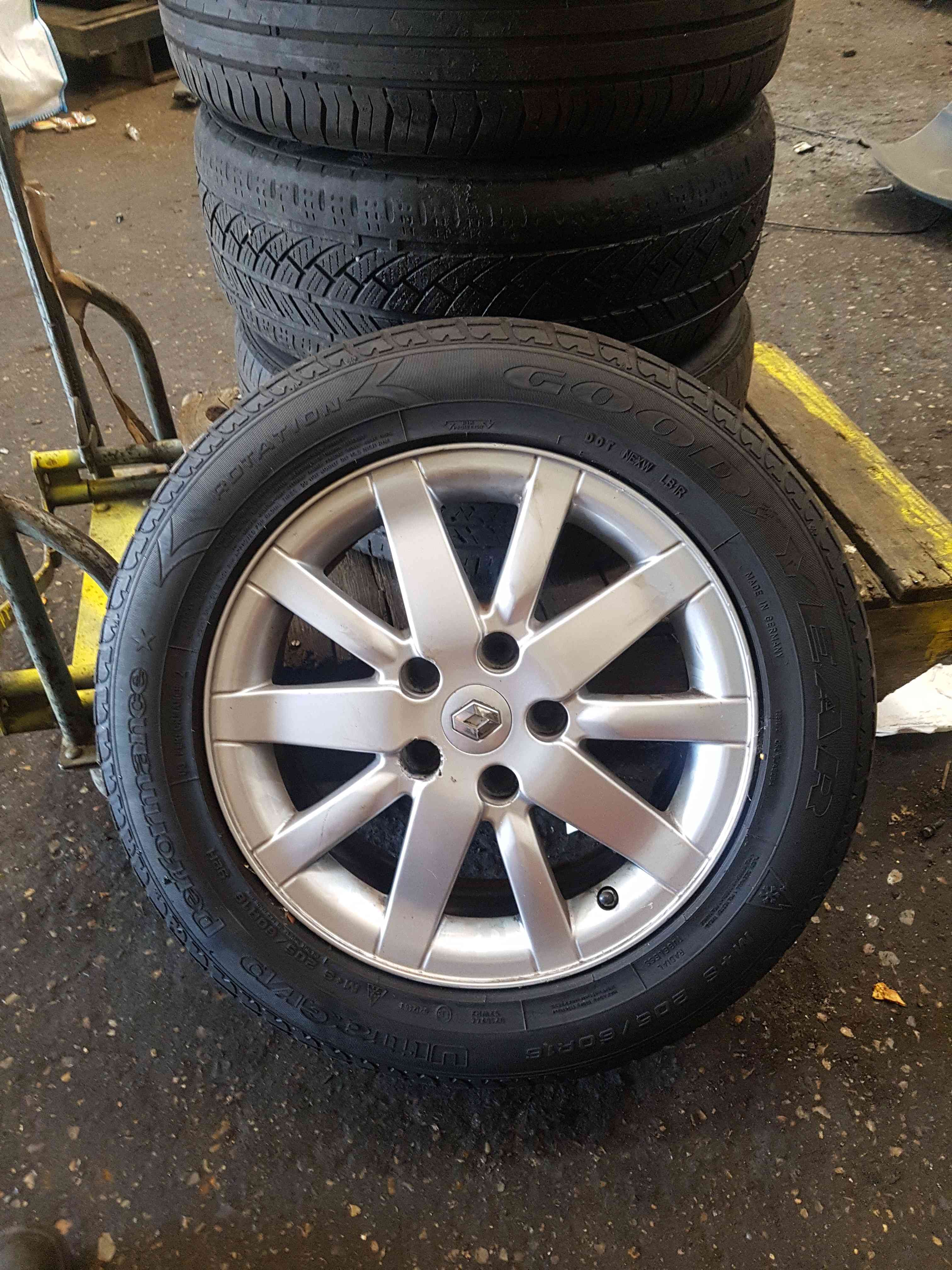 Thumb 8 Renault Megane MK3 2008-2010 Alloy Wheel 16Inch 4/5 5 STUD SPIRALE 