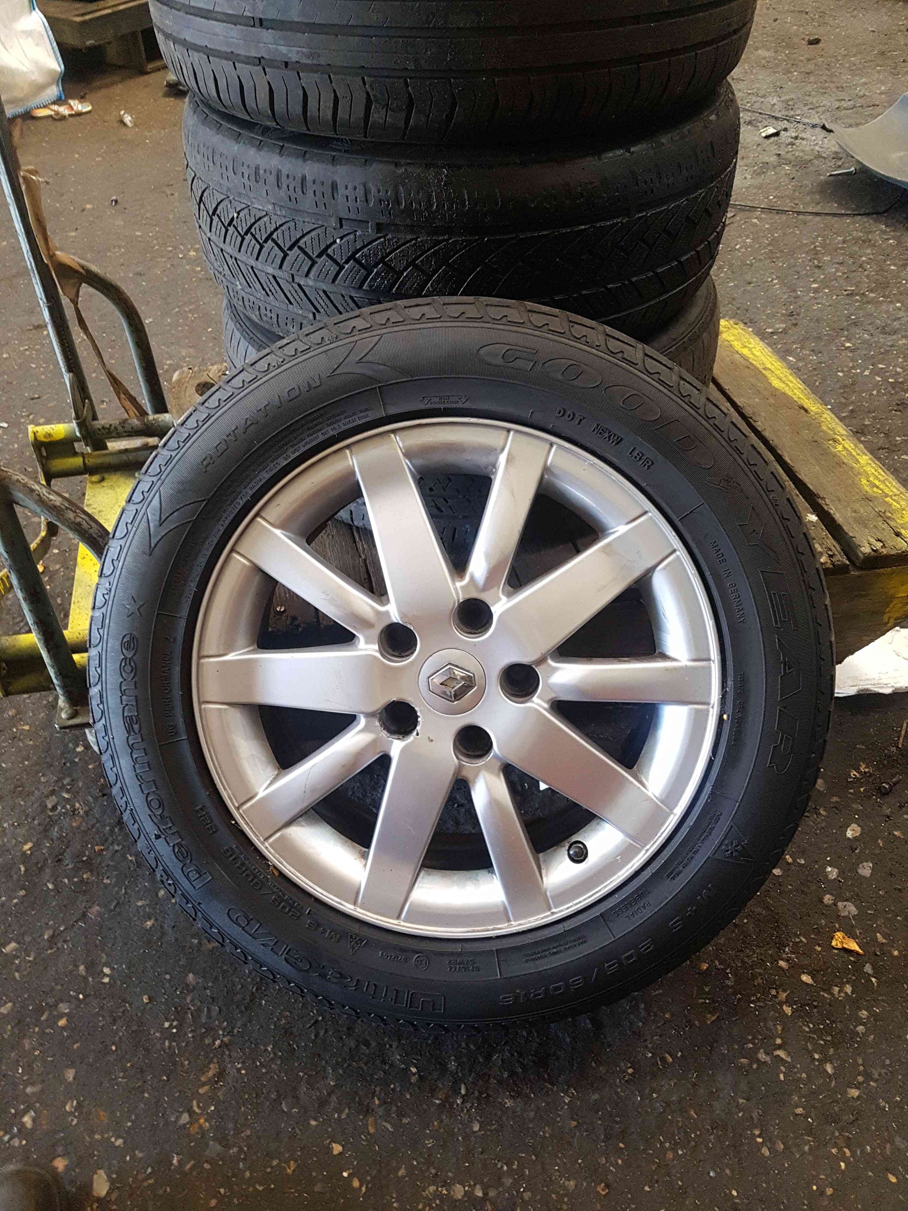 Thumb 9 Renault Megane MK3 2008-2010 Alloy Wheel 16Inch 4/5 5 STUD SPIRALE 