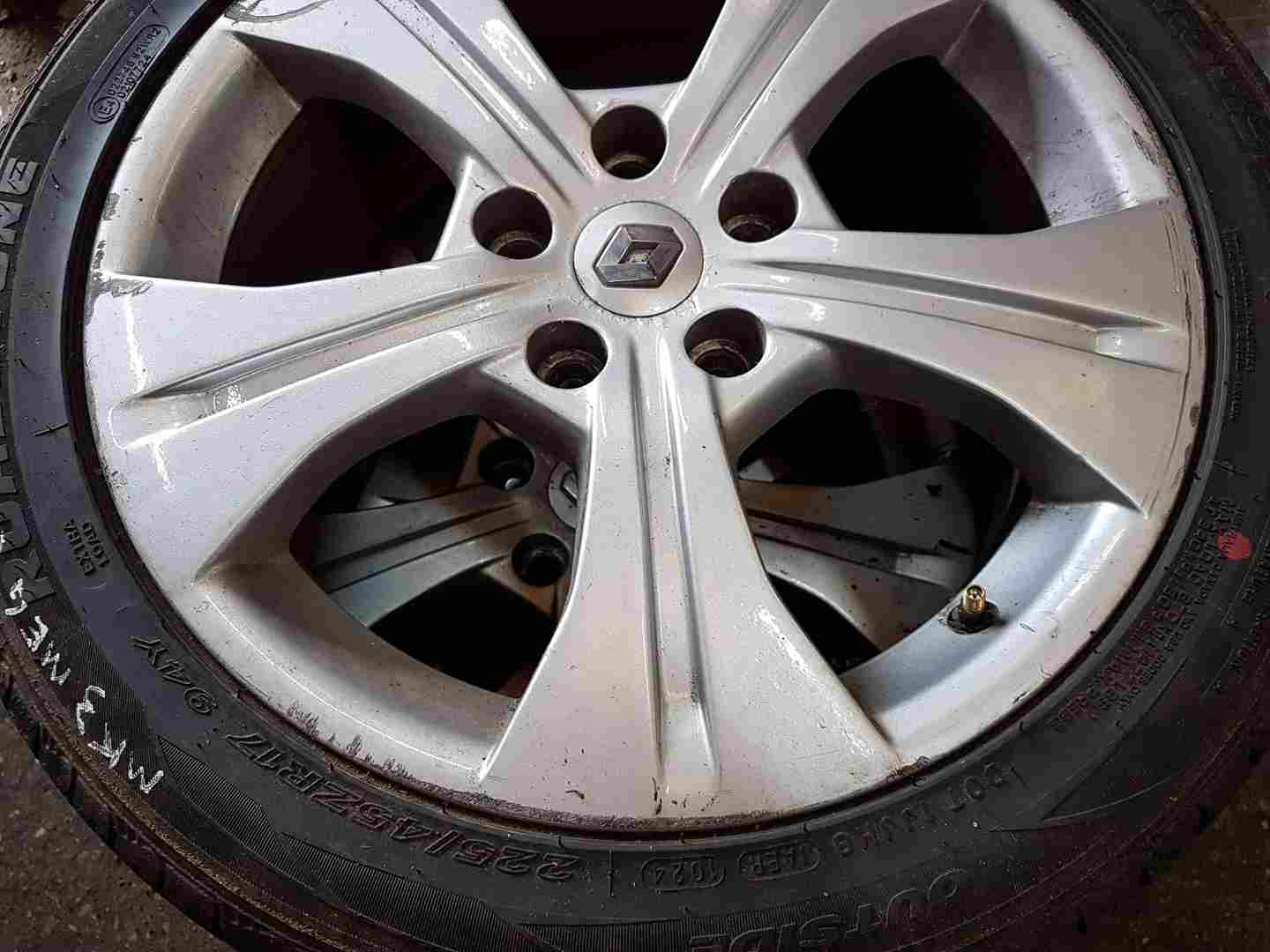 Thumb 2 Renault Megane MK3 2008-2010 Alloy Wheel 17Inch + Tyre 225 45 17 6Mm 403000067R