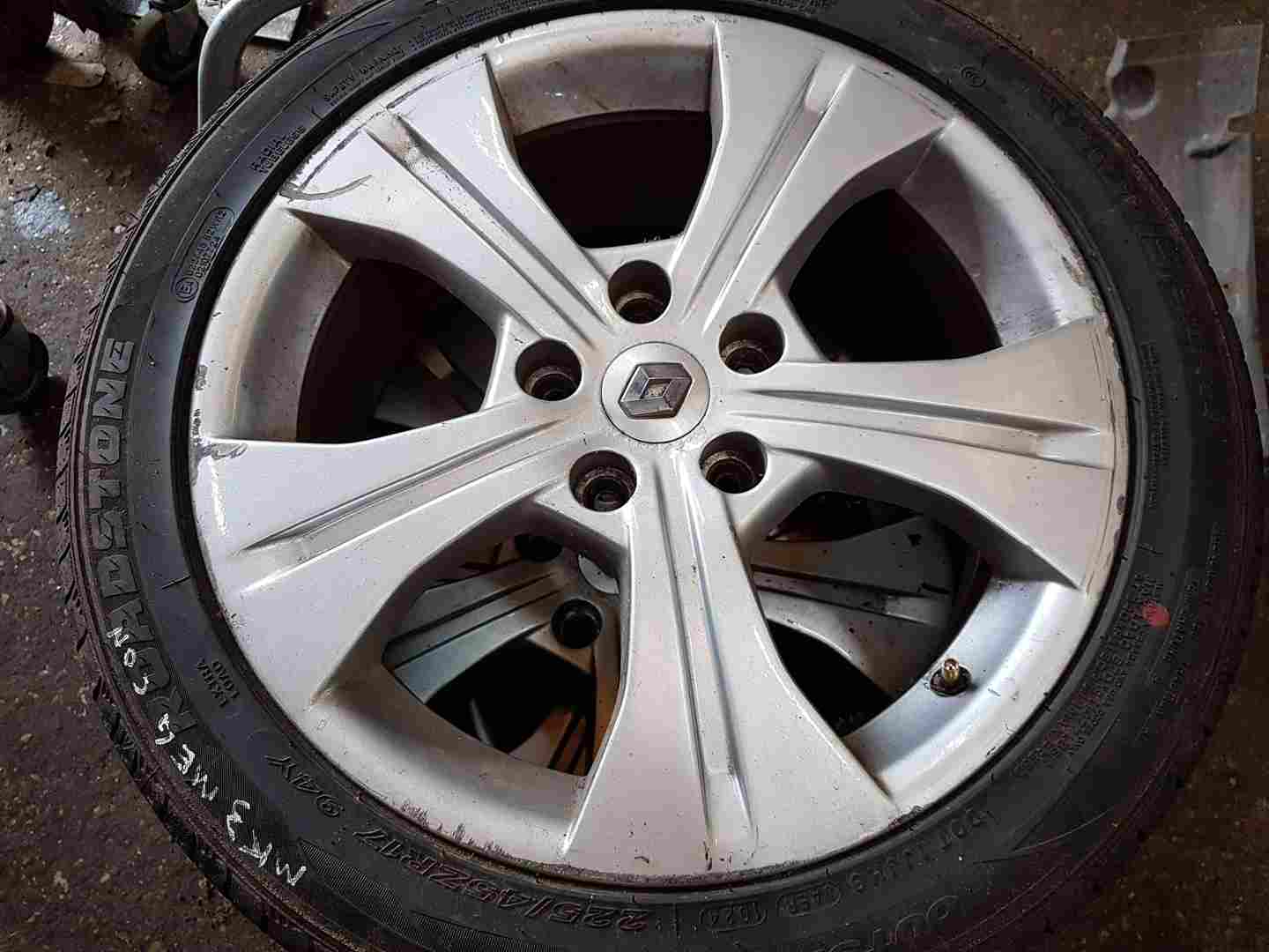 Thumb 4 Renault Megane MK3 2008-2010 Alloy Wheel 17Inch + Tyre 225 45 17 6Mm 403000067R