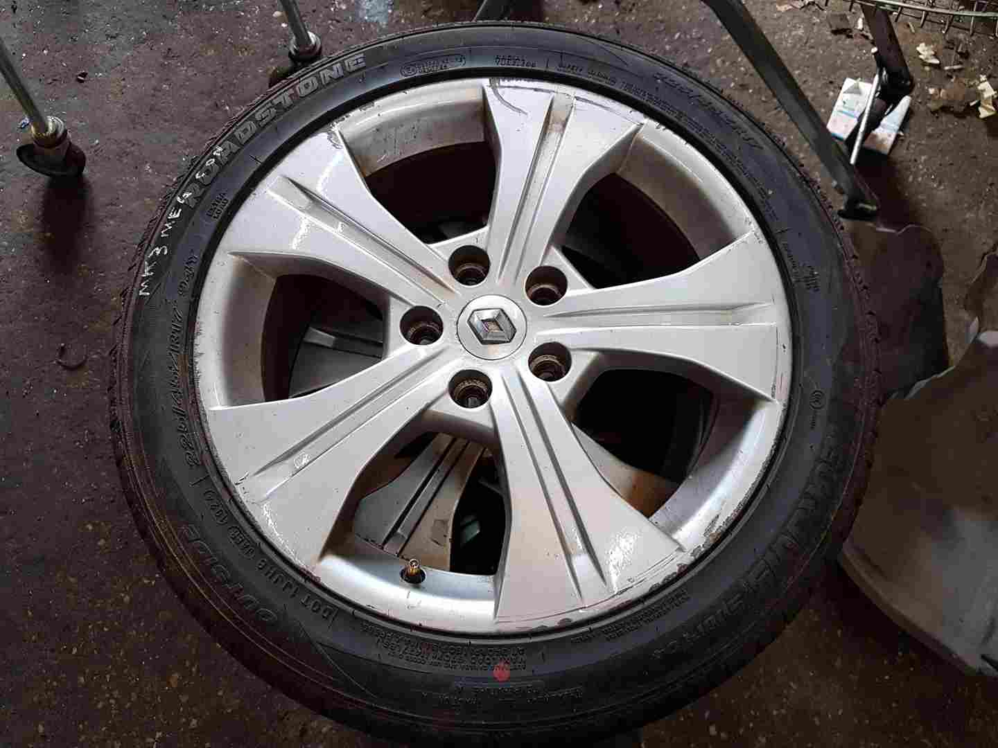 Thumb 7 Renault Megane MK3 2008-2010 Alloy Wheel 17Inch + Tyre 225 45 17 6Mm 403000067R