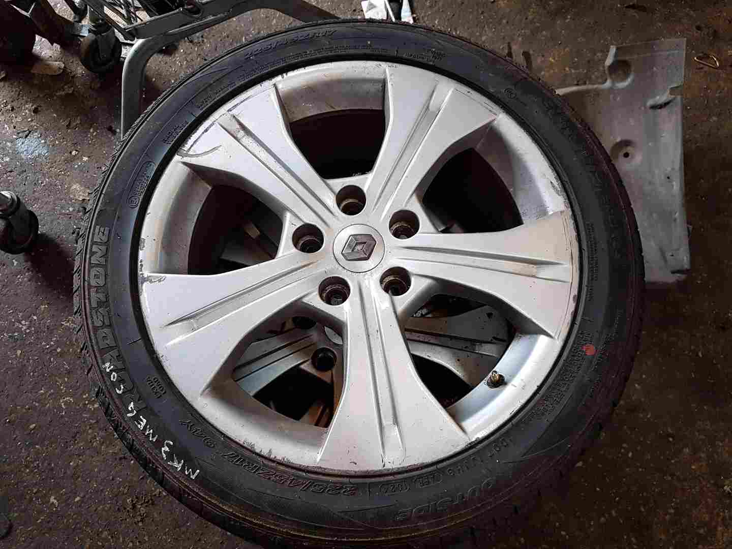 Renault Megane MK3 2008-2010 Alloy Wheel 17Inch + Tyre 225 45 17 6Mm 403000067R