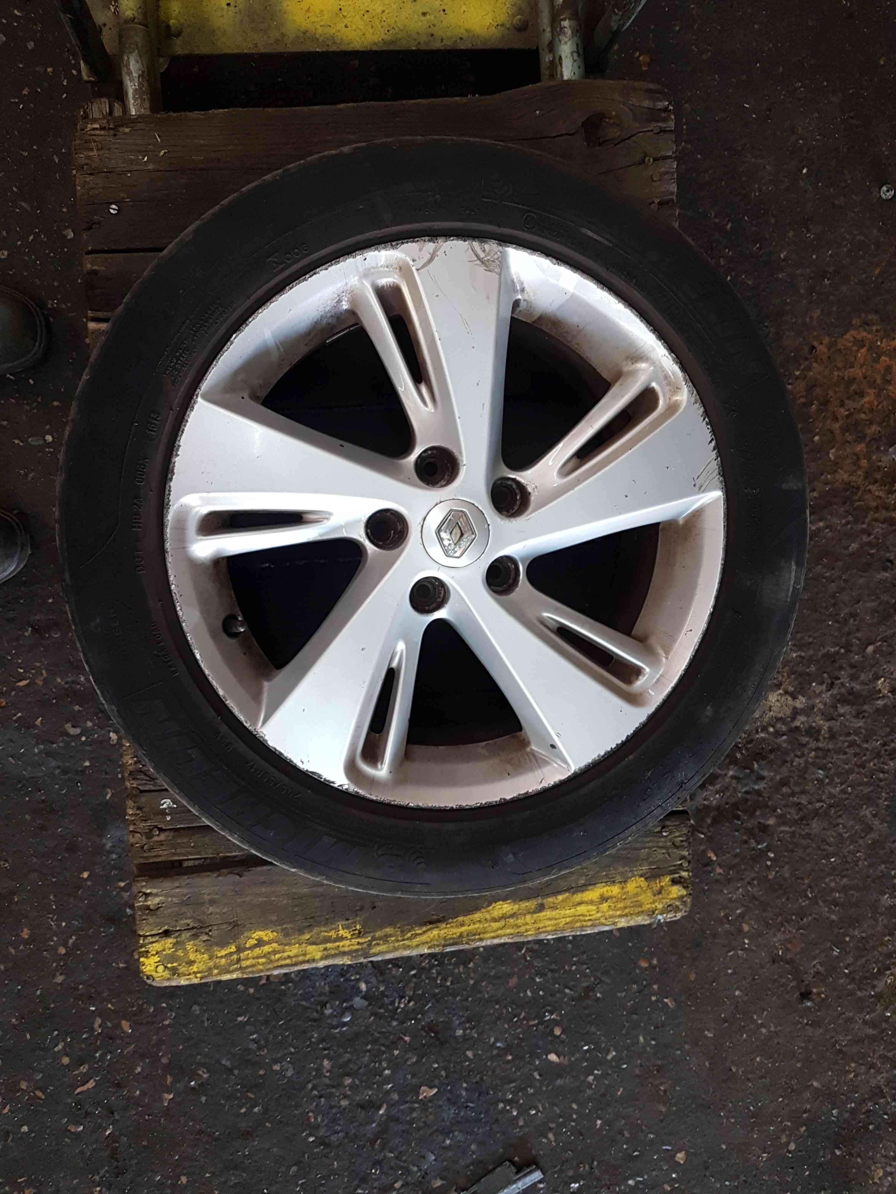 Thumb 11 Renault Megane MK3 2008-2010 Alloy Wheel Inch 403006435R 3/5