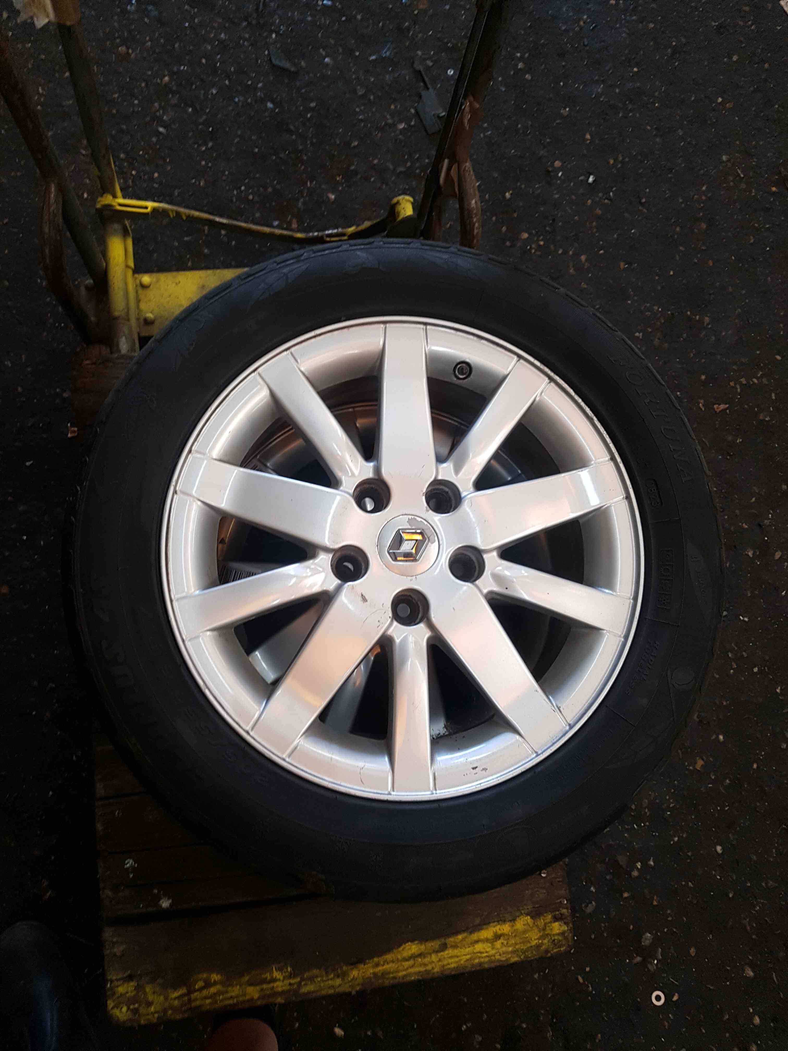 Thumb 5 Renault Megane MK3 2008-2010 Alloy Wheel 16 Inch 4/5 5 STUD SPIRALE
