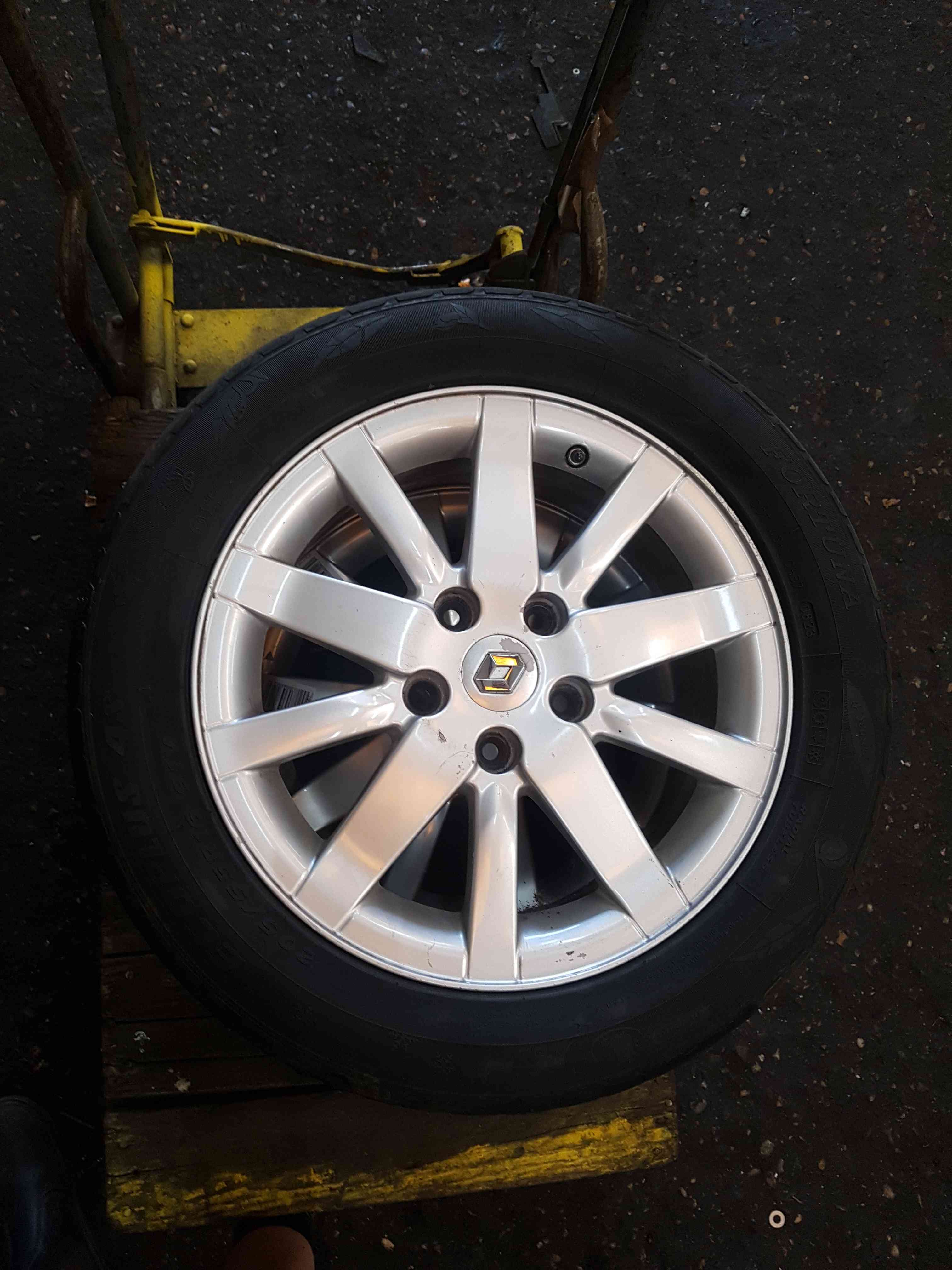 Thumb 6 Renault Megane MK3 2008-2010 Alloy Wheel 16 Inch 4/5 5 STUD SPIRALE