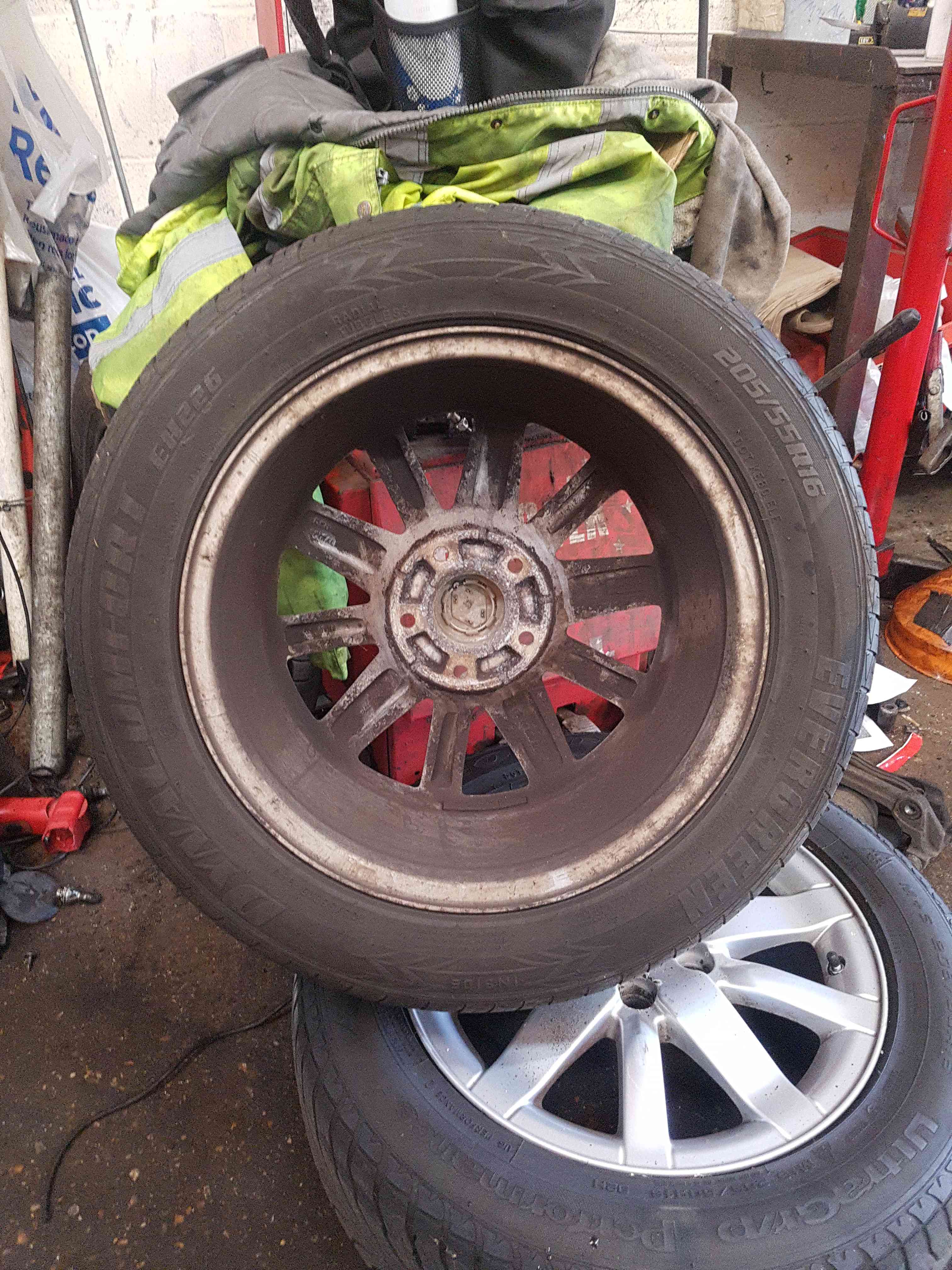 Thumb 5 Renault Megane MK3 2008-2010 Alloy Wheel 16Inch 4/5 15 5 STUD SPIRALE 205 55 16