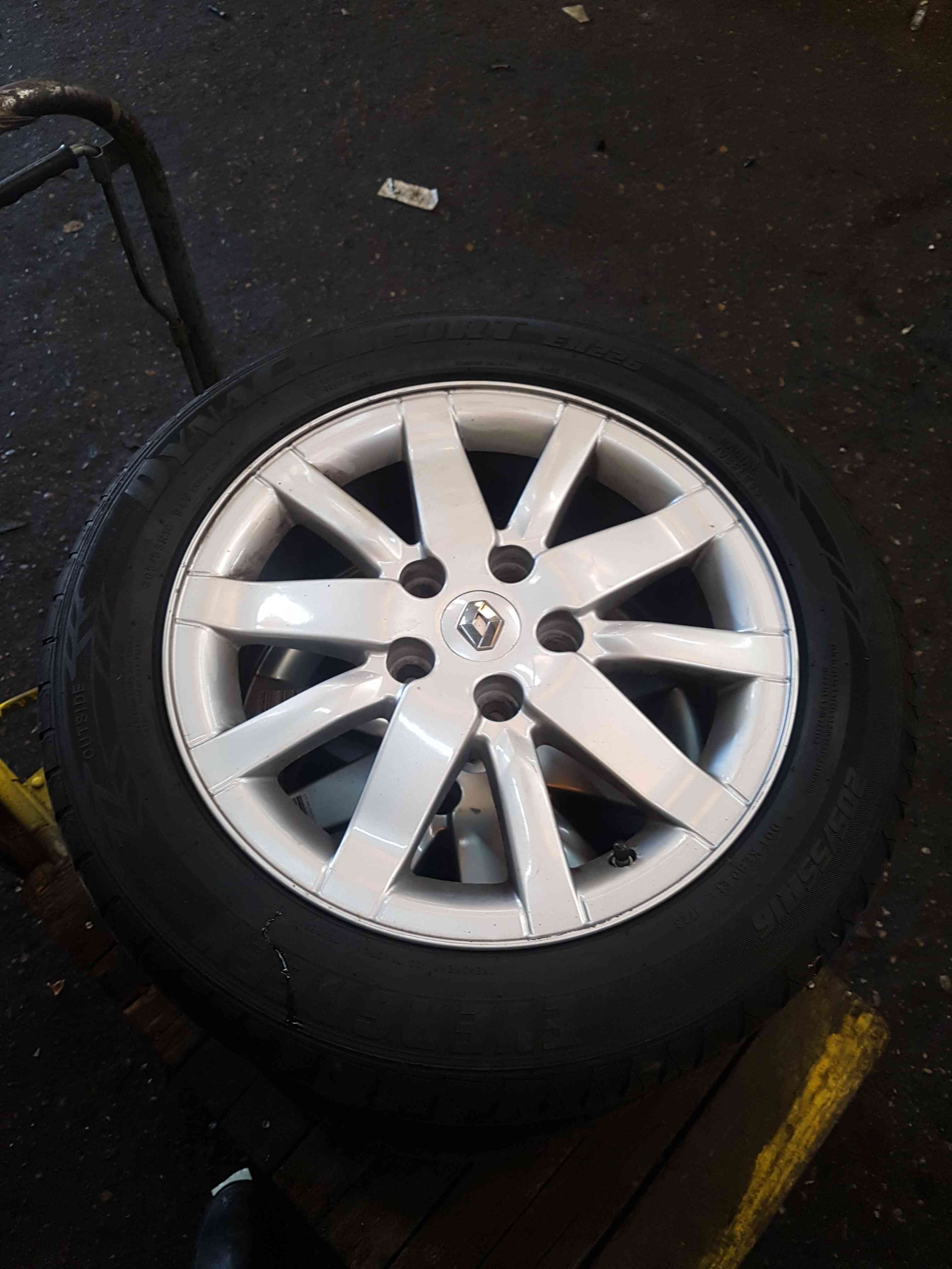 Thumb 8 Renault Megane MK3 2008-2010 Alloy Wheel 16Inch 4/5 15 5 STUD SPIRALE 205 55 16