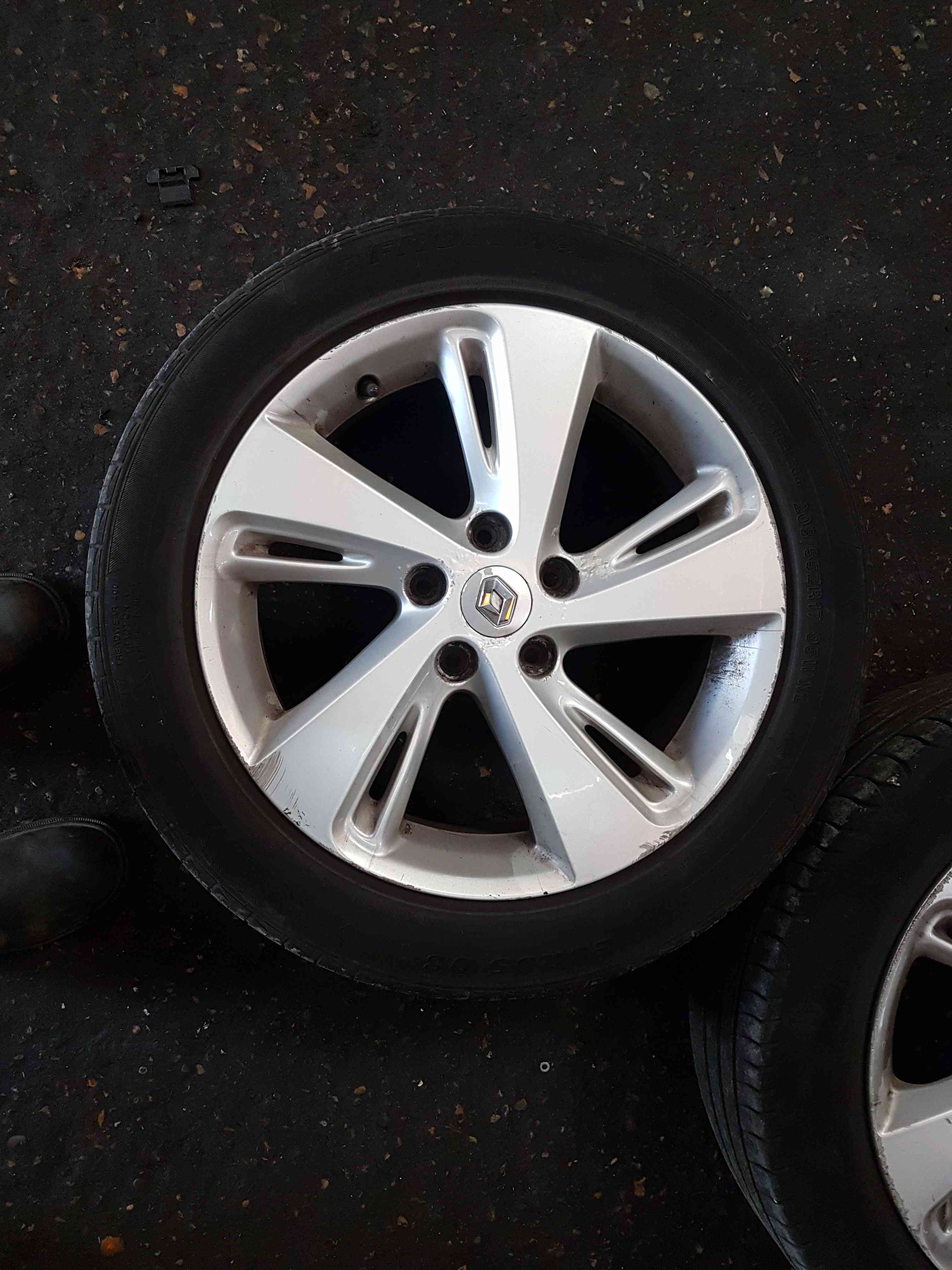 Thumb 2 Renault Megane MK3 2008-2010 Alloy Wheel Inch 4/5 205 55 17 403006435R 