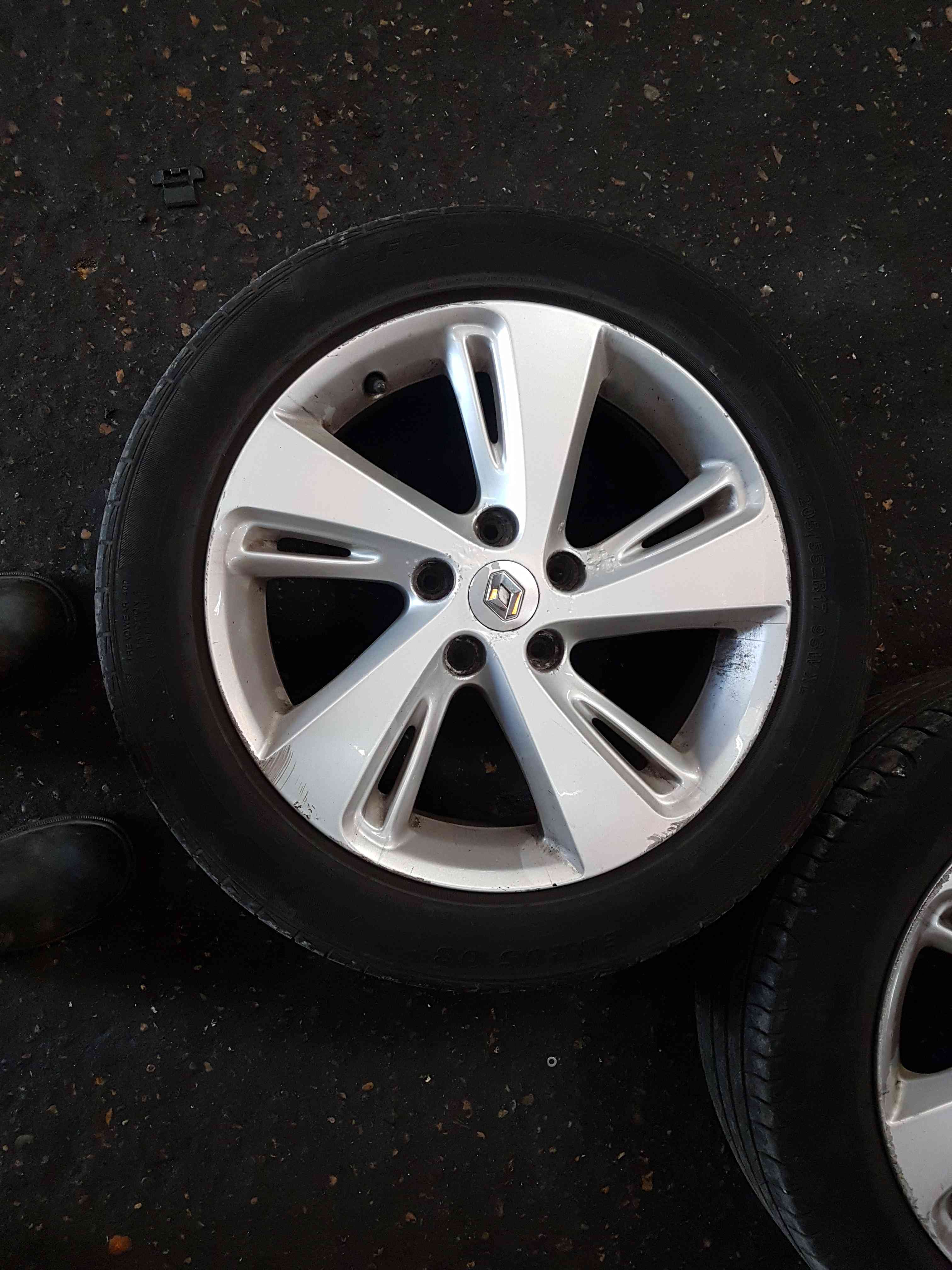 Thumb 3 Renault Megane MK3 2008-2010 Alloy Wheel Inch 4/5 205 55 17 403006435R 