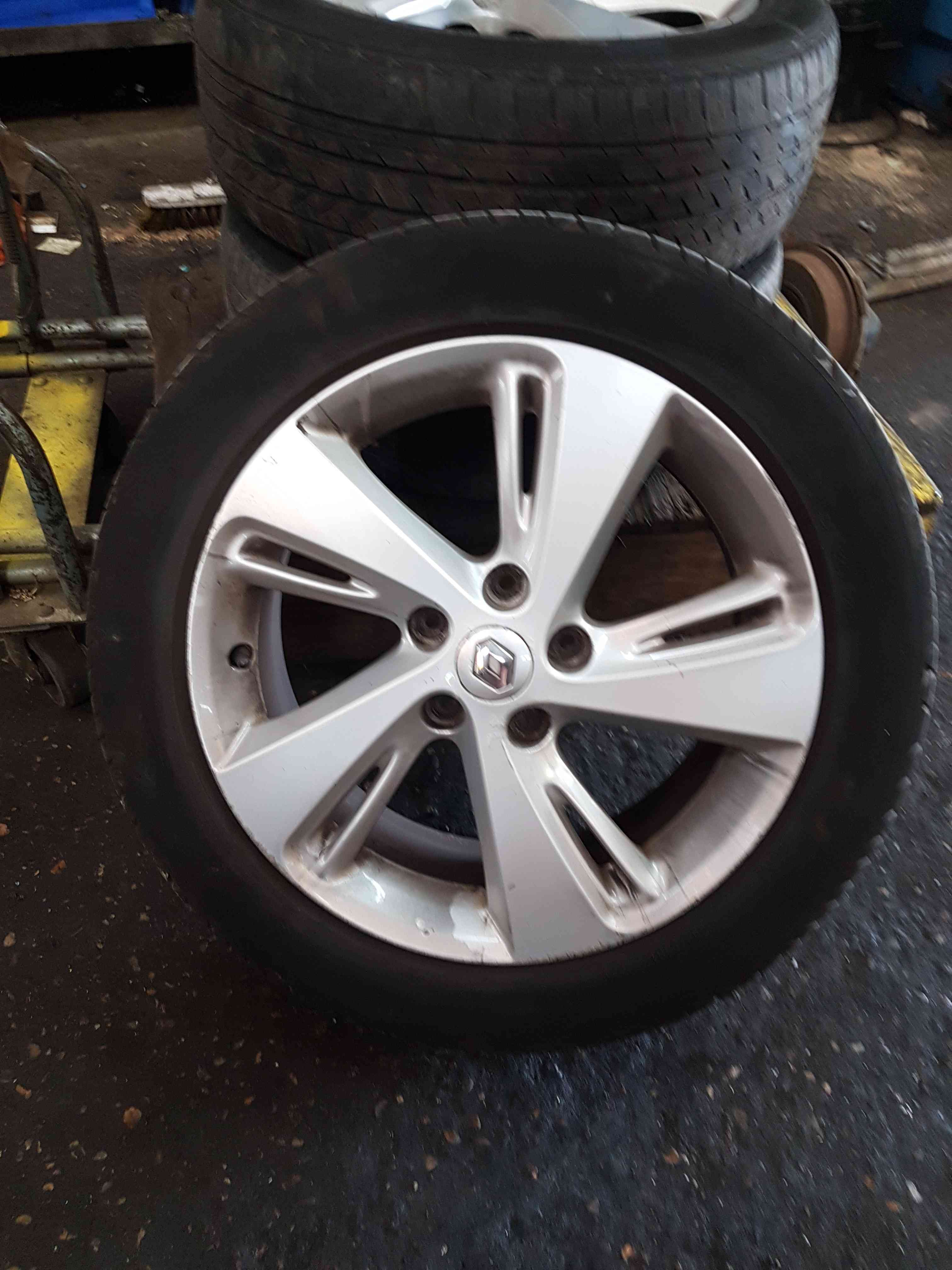 Thumb 11 Renault Megane MK3 2008-2010 Alloy Wheel Inch 4/5 205 55 17 403006435R 