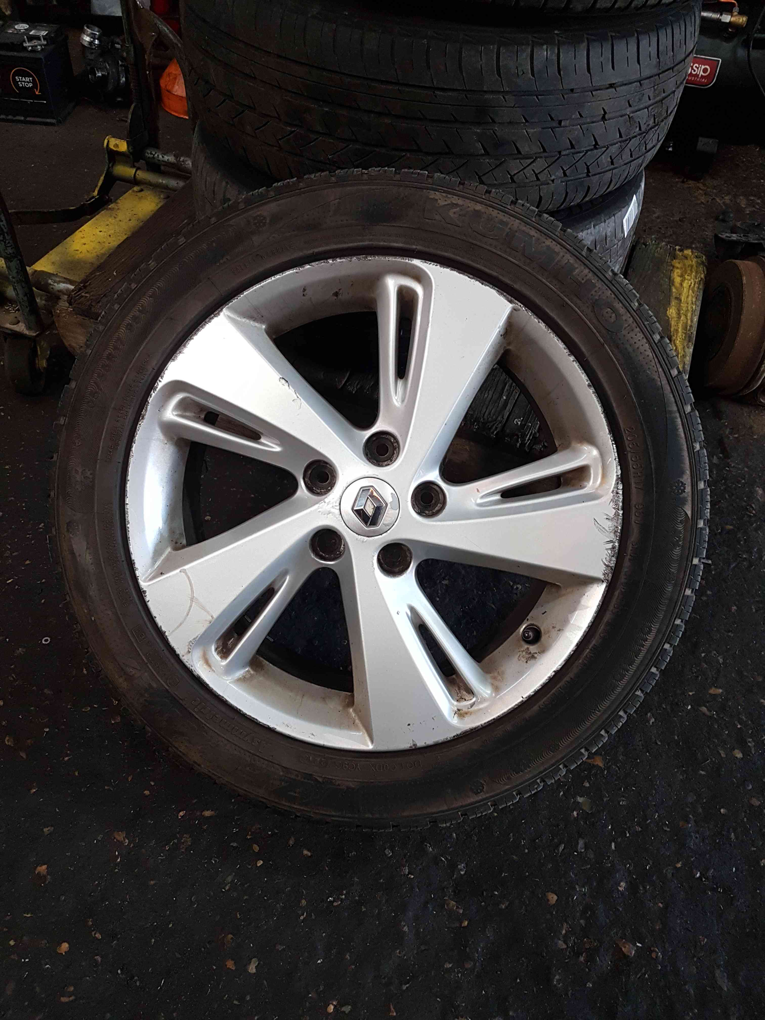 Thumb 9 Renault Megane MK3 2008-2010 Alloy Wheel Inch 4/5 205 55 17 403006435R 