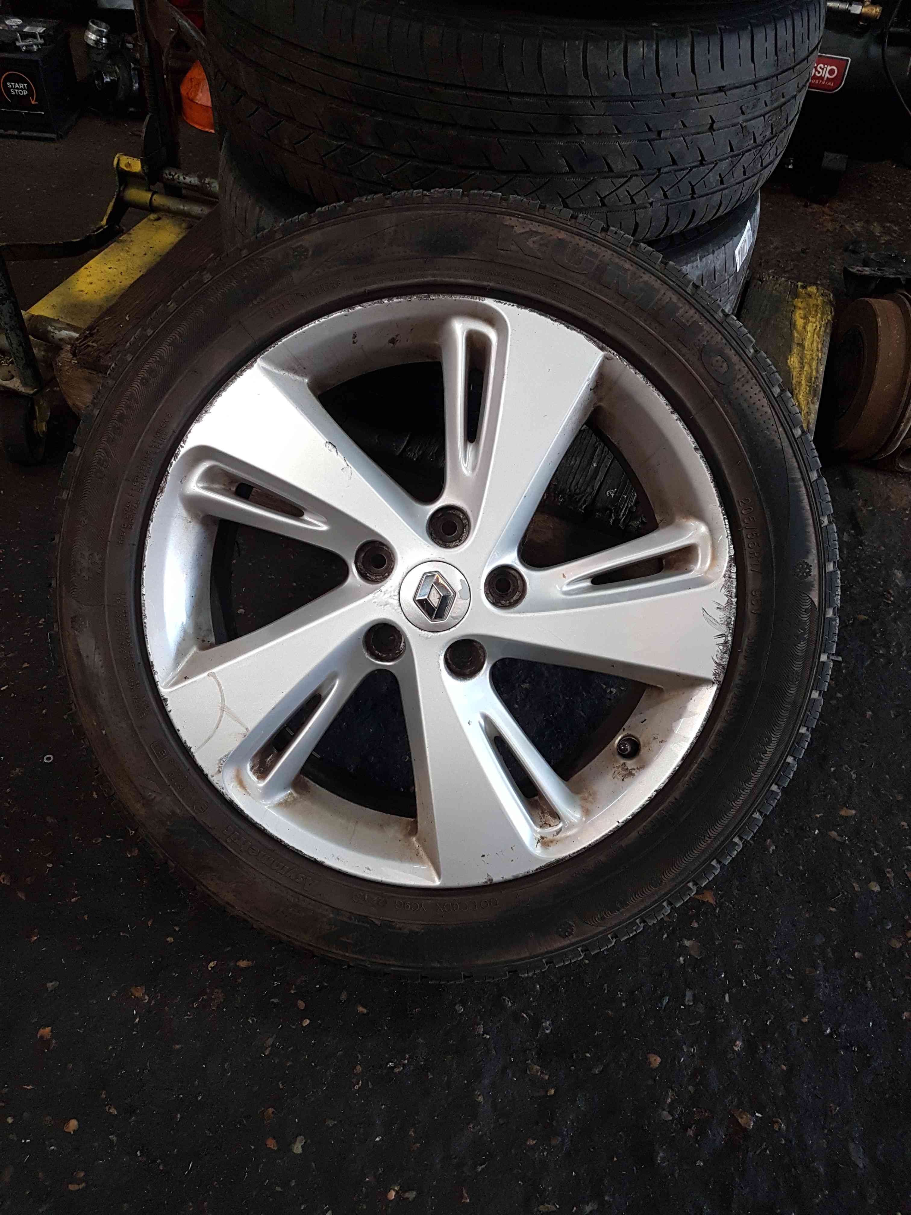 Thumb 10 Renault Megane MK3 2008-2010 Alloy Wheel Inch 4/5 205 55 17 403006435R 