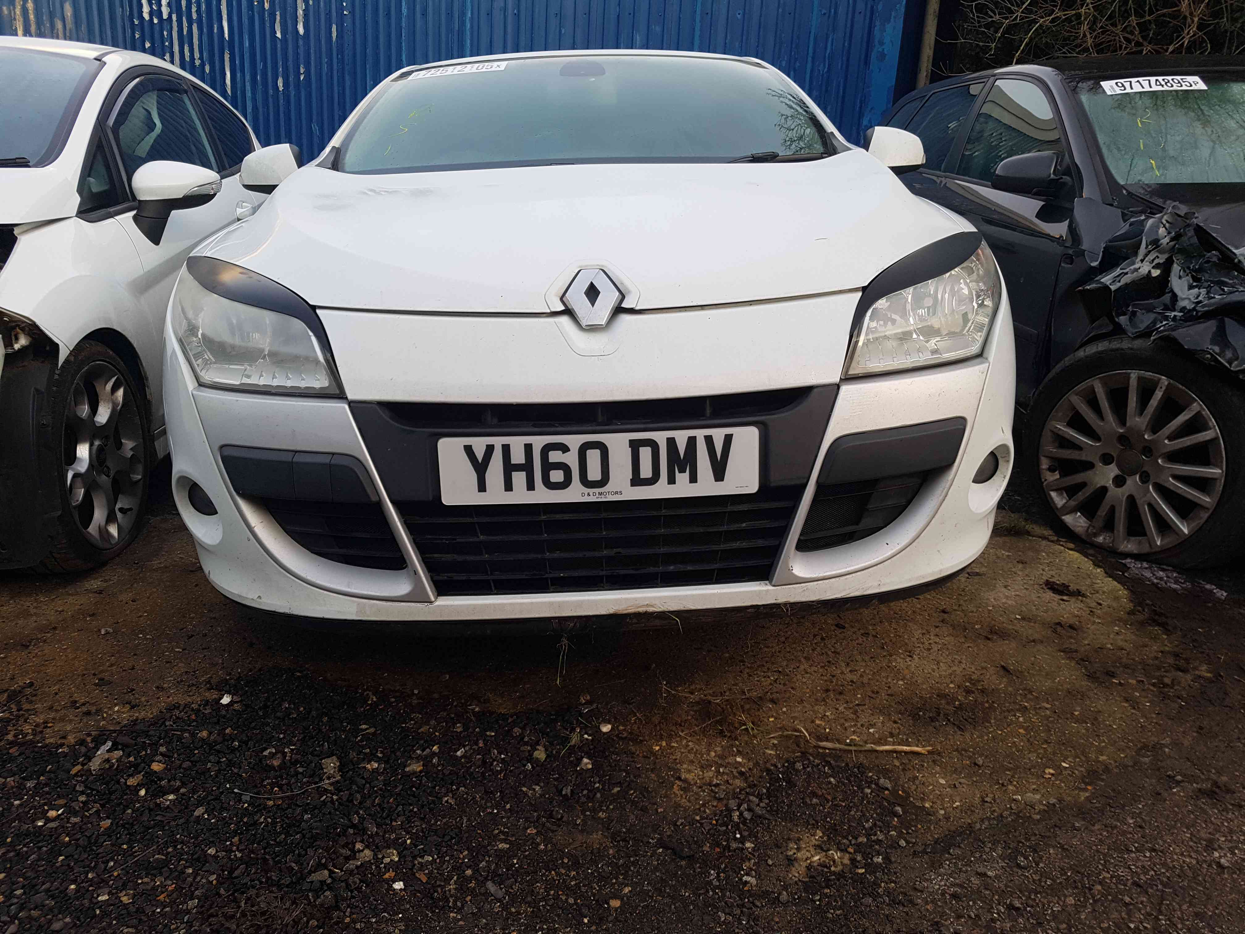 Thumb 8 Renault Megane MK3 2008-2010 Front Bumper White OV369 369