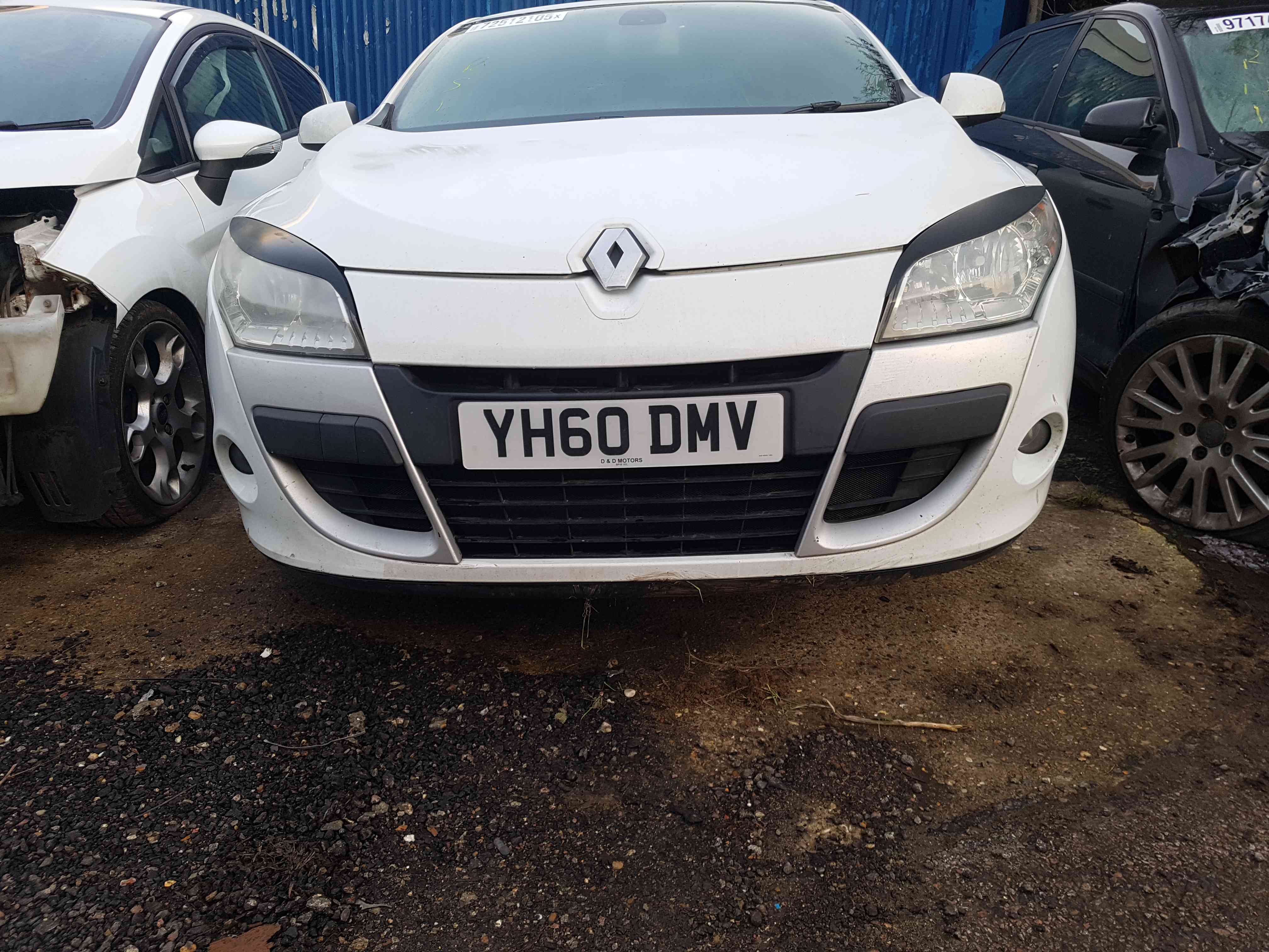 Thumb 2 Renault Megane MK3 2008-2010 Front Bumper White OV369 369