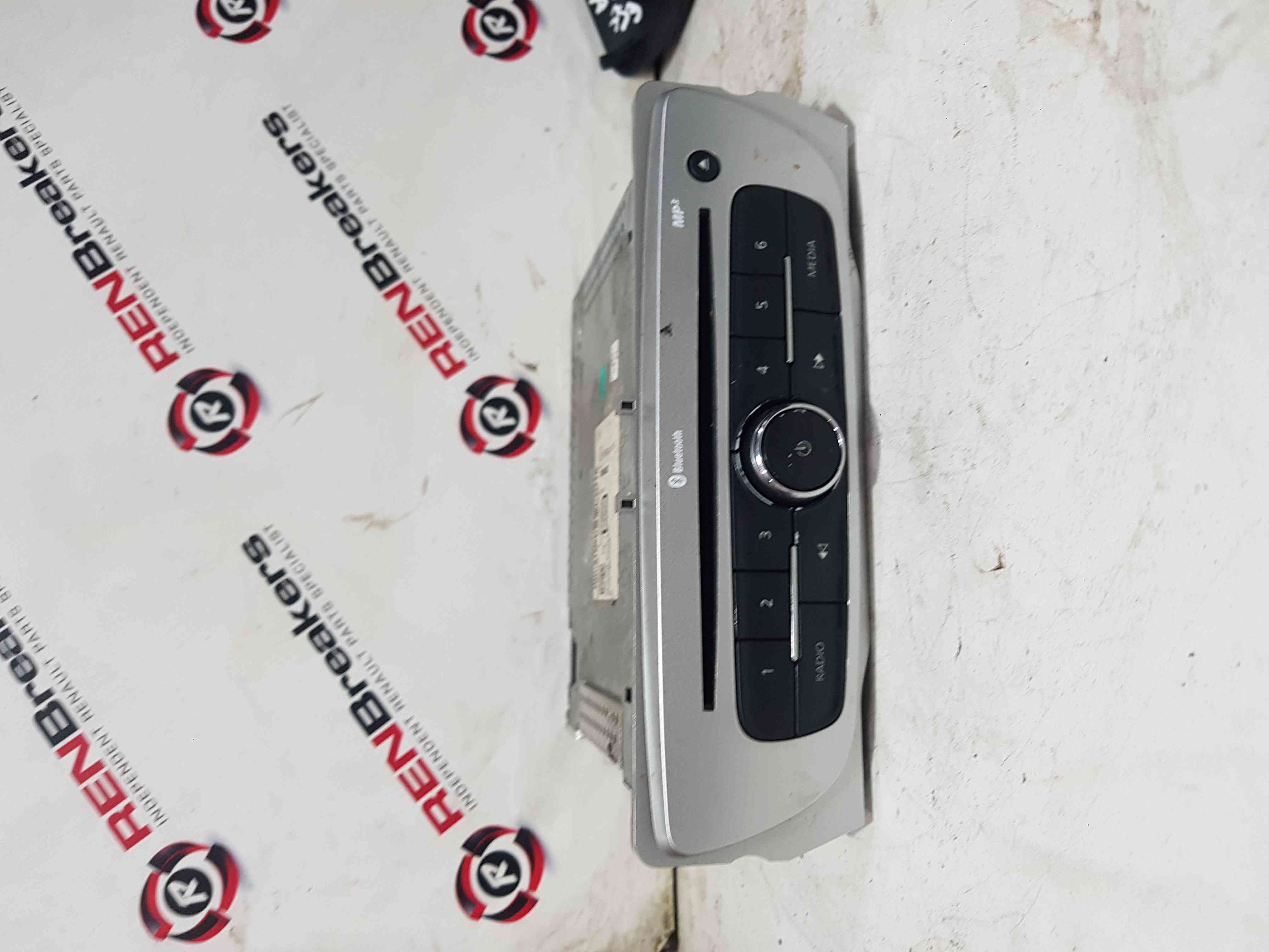 Thumb 7 Renault Megane MK3 2008-2010 Radio Cd Player Update List +  Code 281152506R