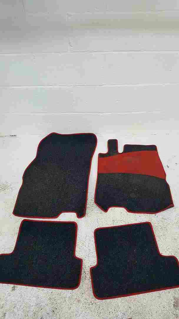 Renault Megane MK3 2008-2012 Carpet Mats SET Red AND Black