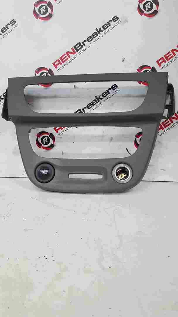 Renault Megane MK3 2008-2012 Centre Display Surround Trim 682608709R