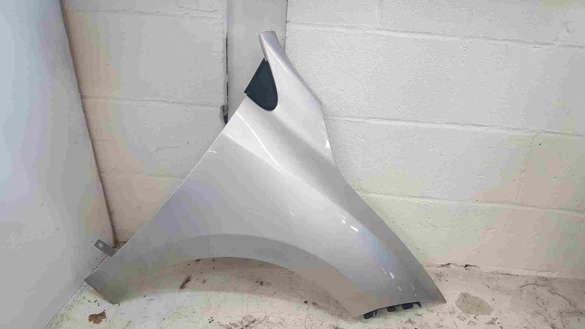 Renault Megane MK3 2008-2012 Drivers Os OSF Wing Silver Ted69