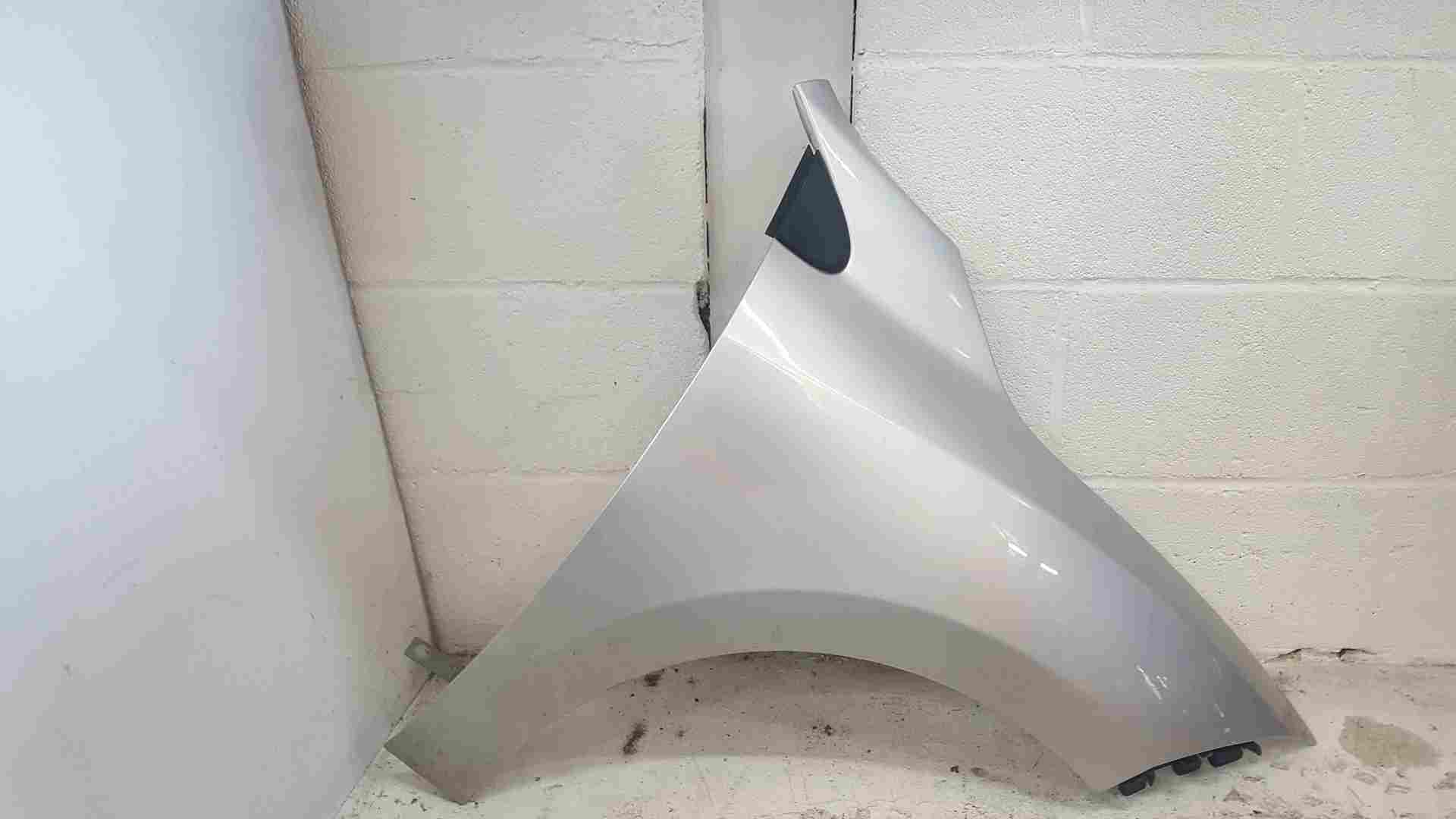 Thumb 2 Renault Megane MK3 2008-2012 Drivers Os OSF Wing Silver Ted69
