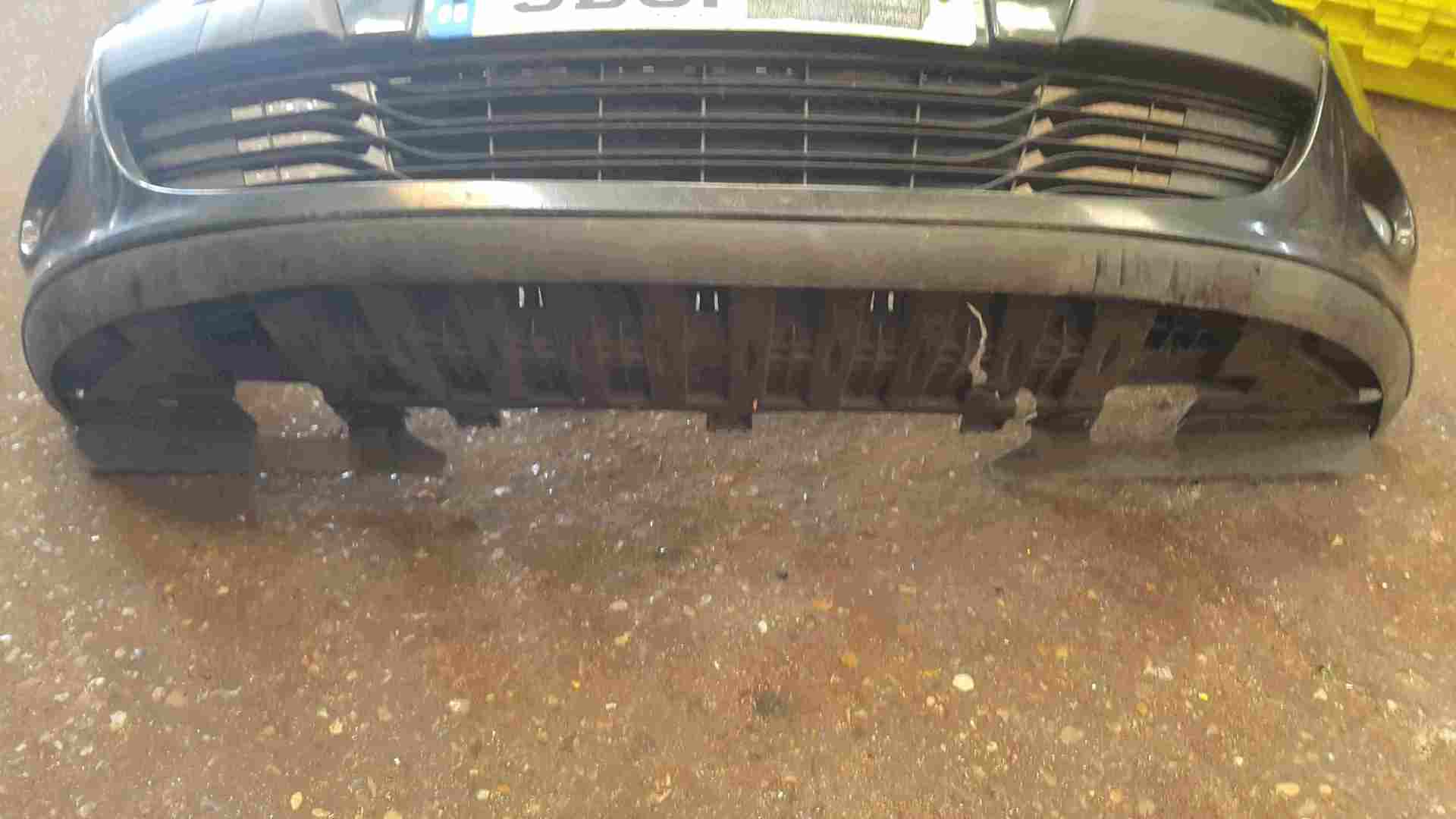 Thumb 6 Renault Megane MK3 2008-2012 Front Bumper Black TEGNE