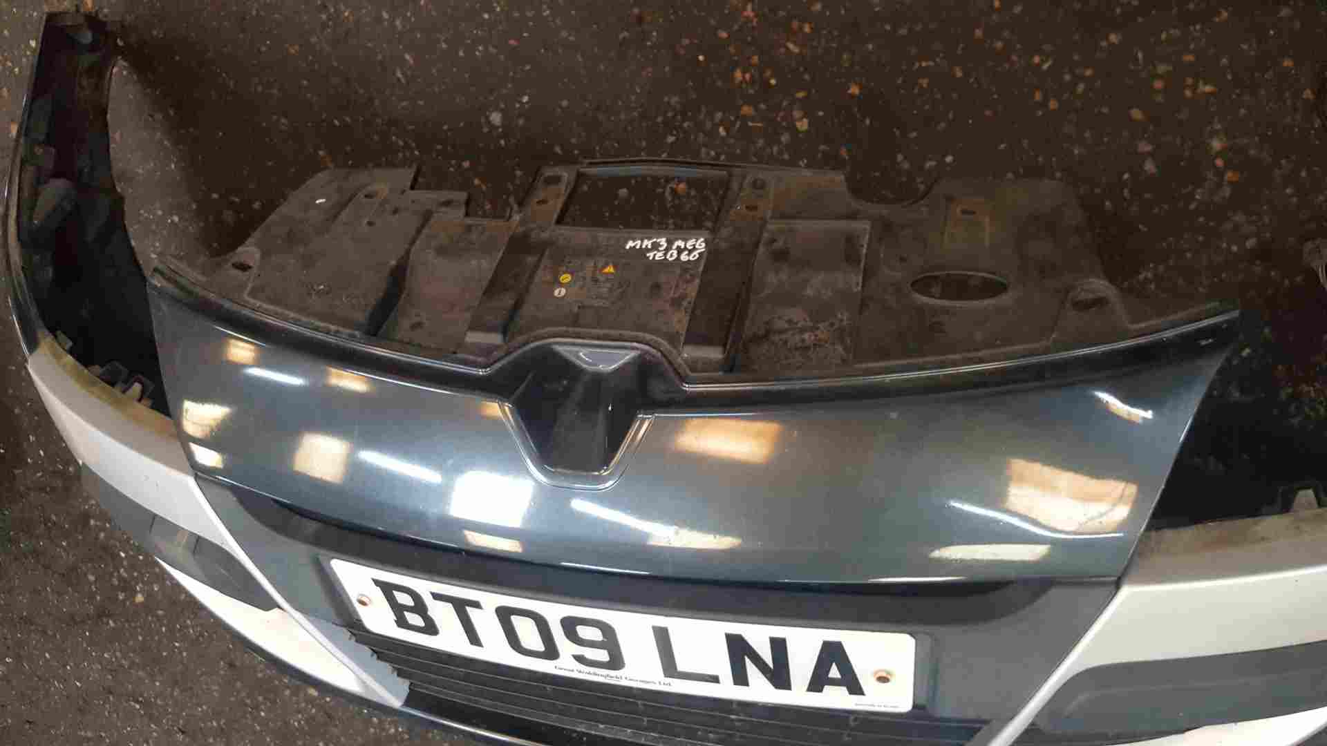 Thumb 4 Renault Megane MK3 2008-2012 Front Bumper Grey TEB66
