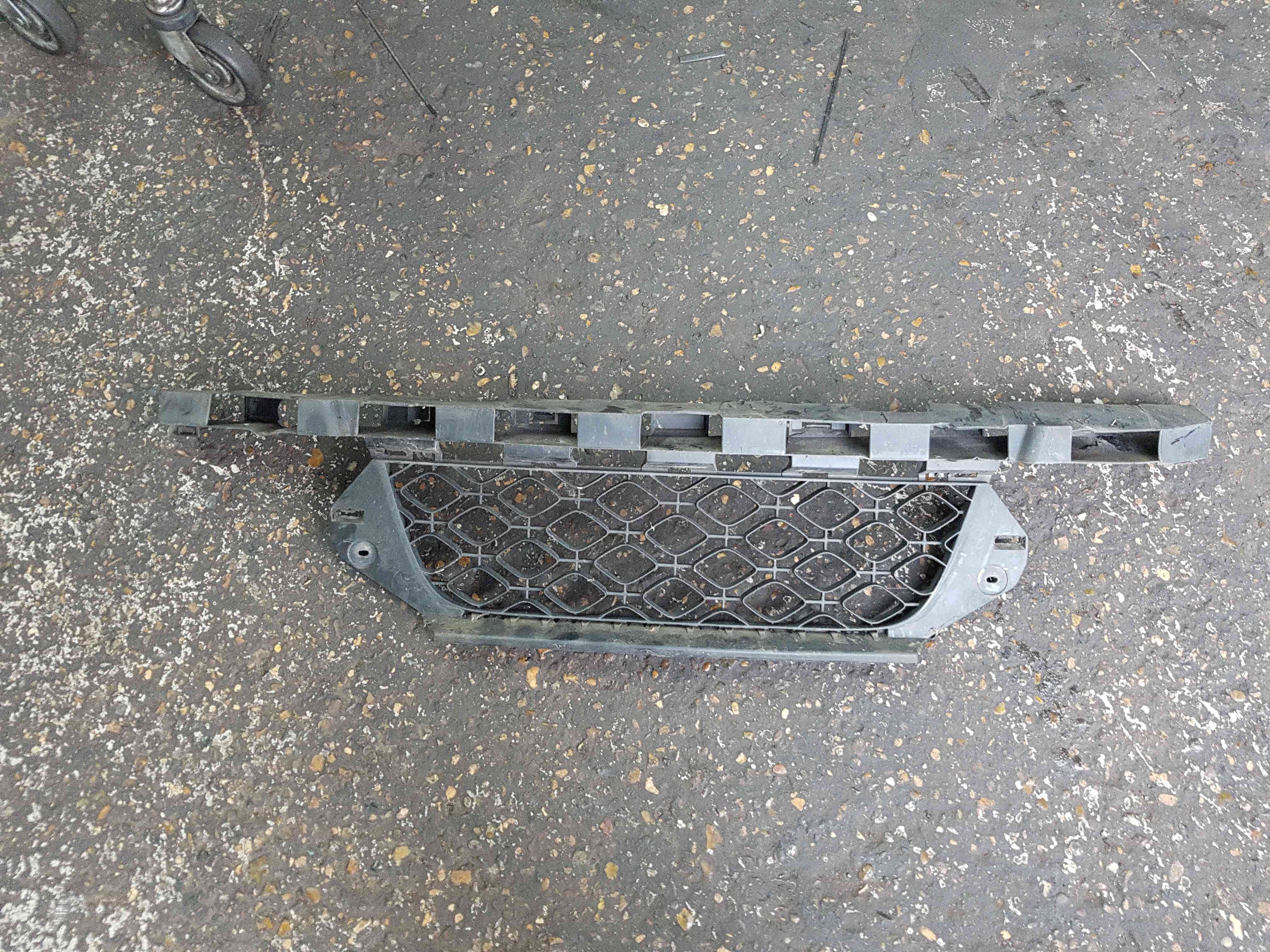 Thumb 2 Renault Megane MK3 2008-2012 Gt Line Front Bumper Bottom Grill Insert 622541790R