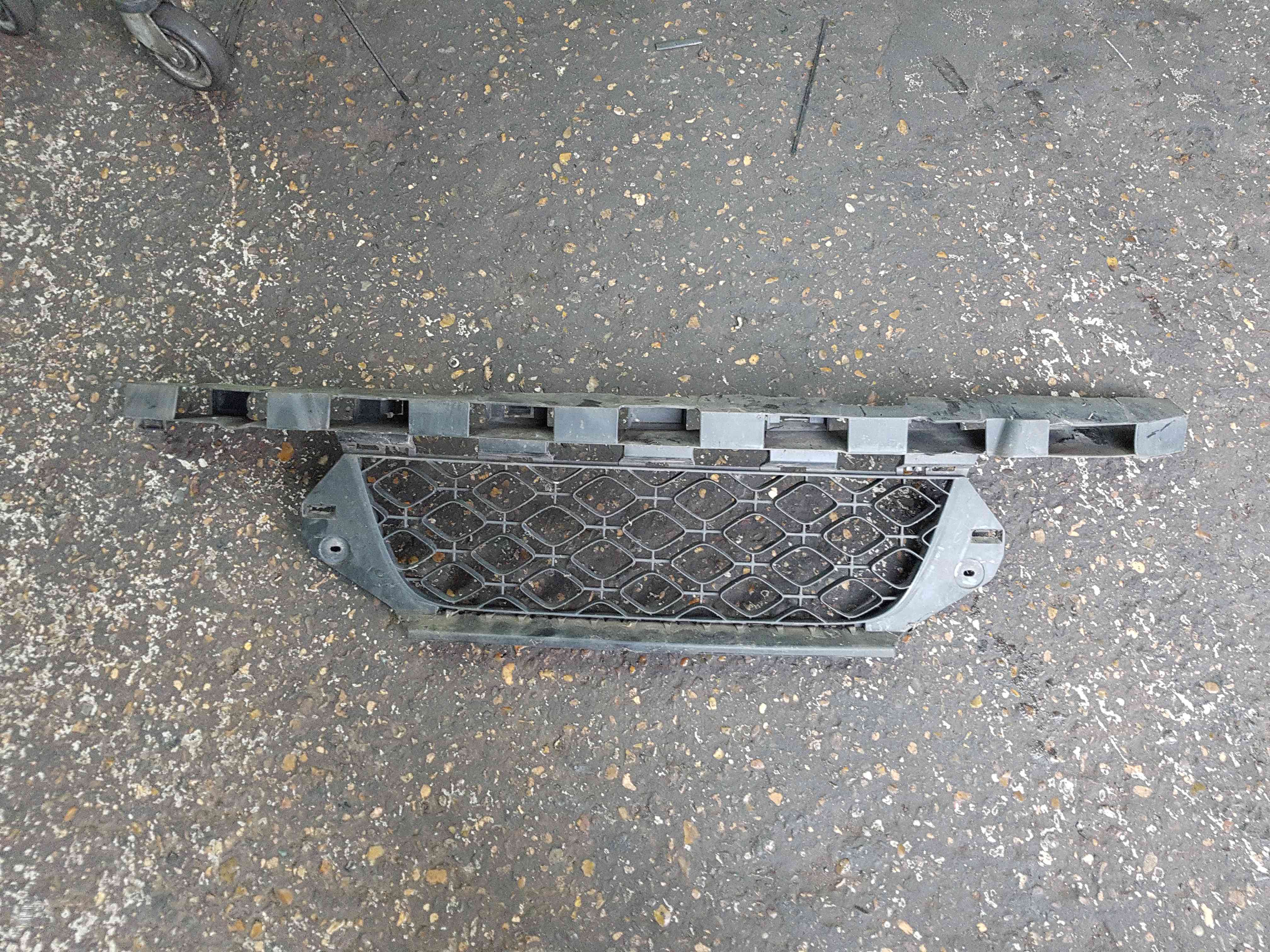 Thumb 3 Renault Megane MK3 2008-2012 Gt Line Front Bumper Bottom Grill Insert 622541790R