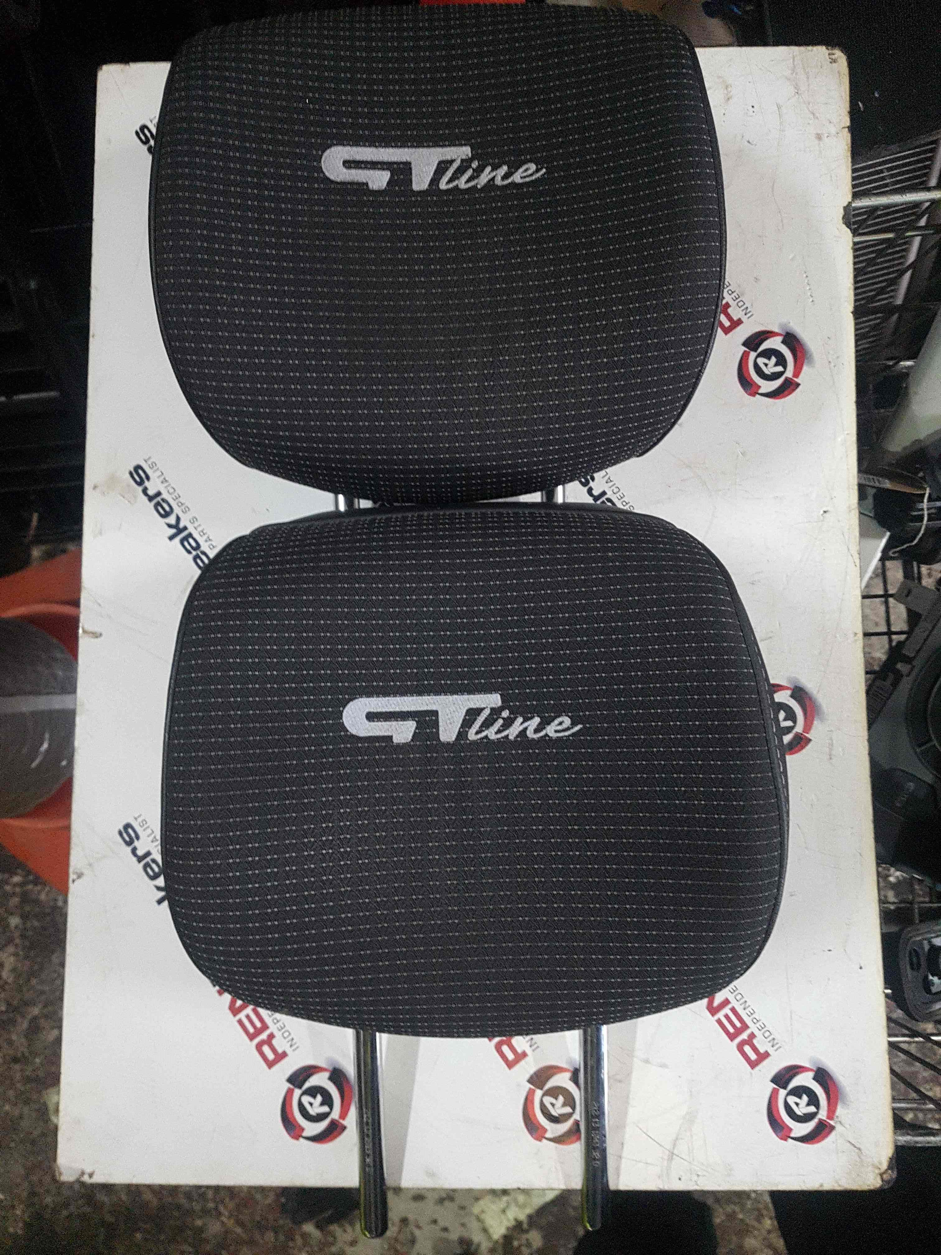 Thumb 2 Renault Megane MK3 2008-2012 Gt Line Headrest Driver Passenger Pair