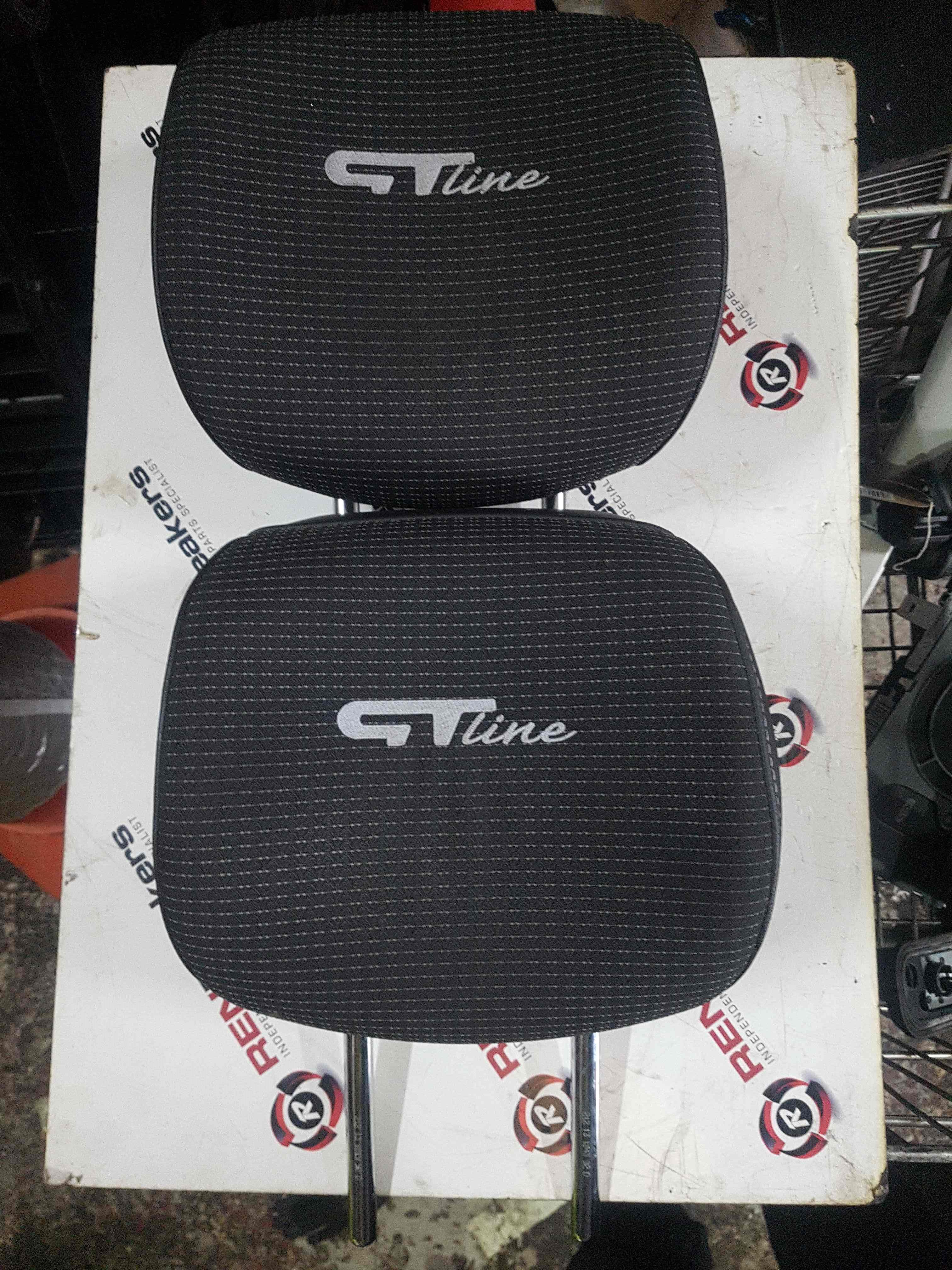 Thumb 3 Renault Megane MK3 2008-2012 Gt Line Headrest Driver Passenger Pair