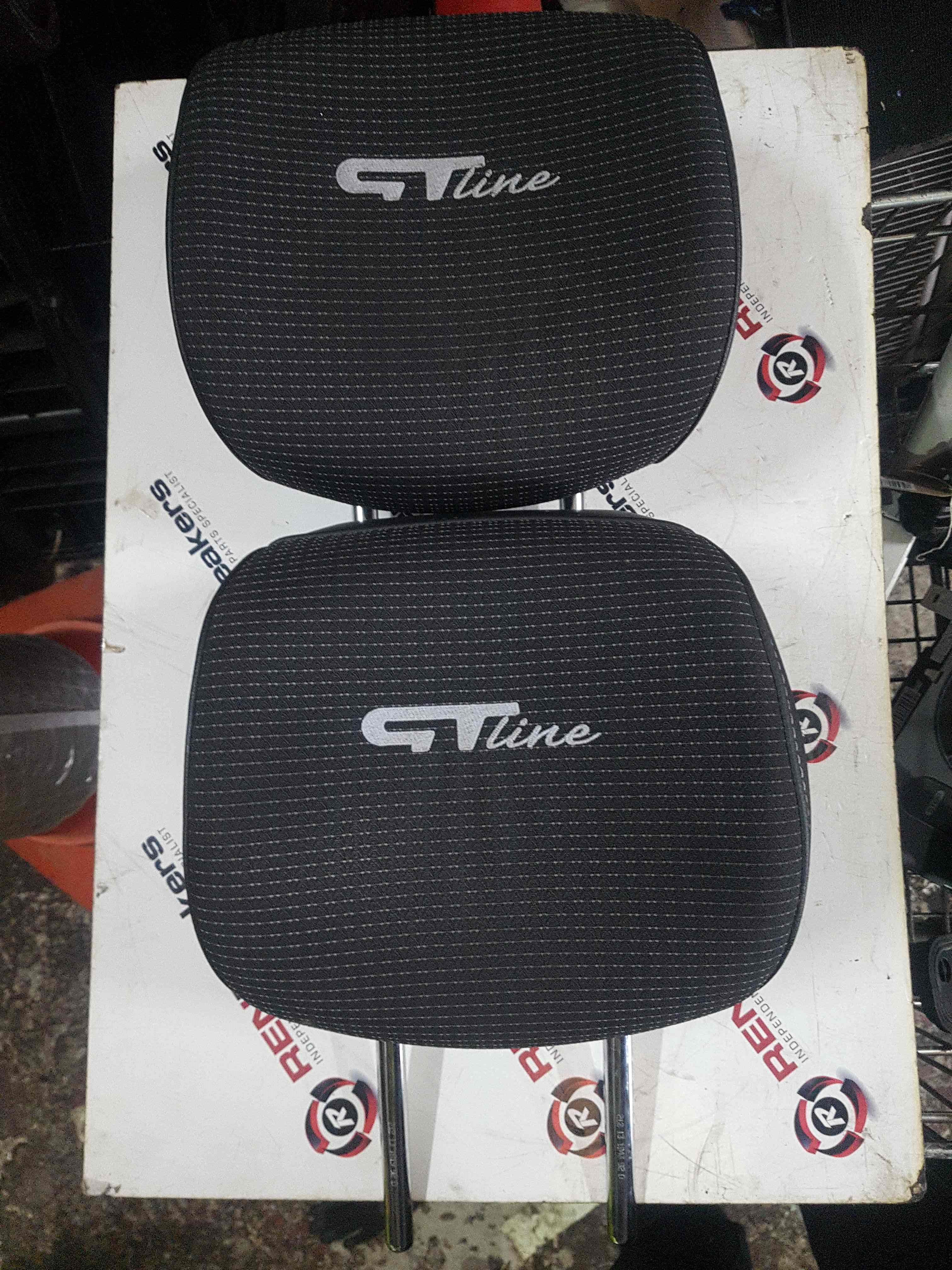 Renault Megane MK3 2008-2012 Gt Line Headrest Driver Passenger Pair