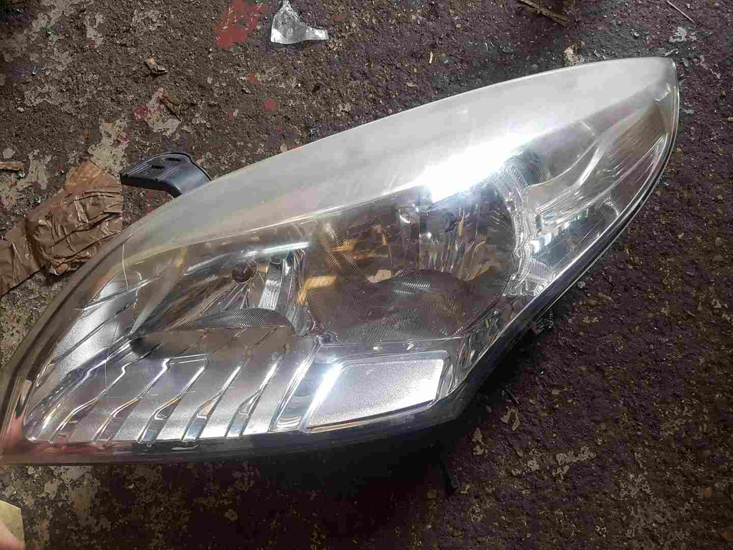 Thumb 3 Renault Megane MK3 2008-2012 Passenger NSF Front Headlight Chrome