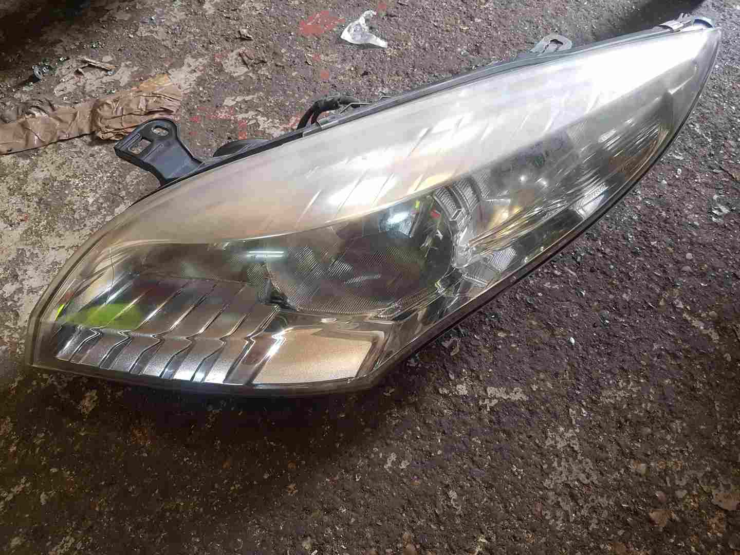 Renault Megane MK3 2008-2012 Passenger NSF Front Headlight Chrome
