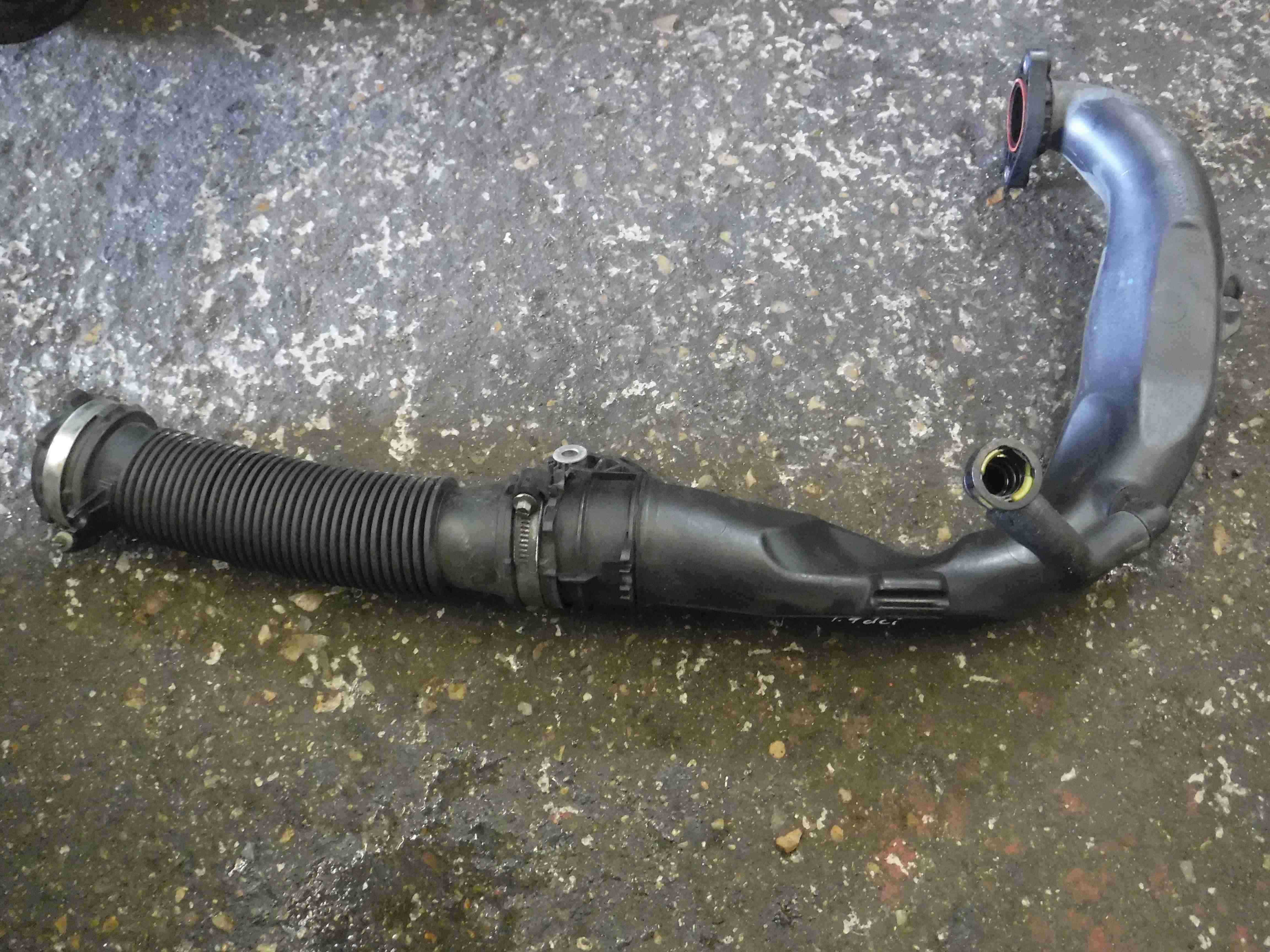 Renault Megane MK3 2008-2014 1.5 dCi Air Intake To Airbox Pipe