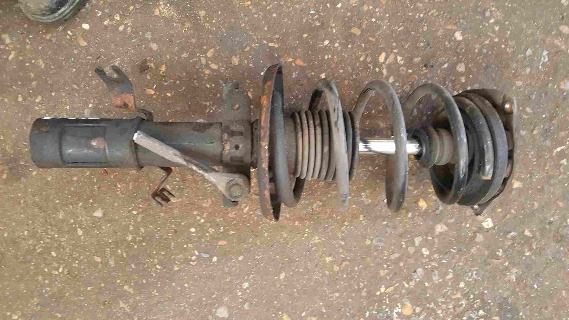 Thumb 3 Renault Megane MK3 2008-2014 1.6 16v Drivers OSF Front Spring Suspension