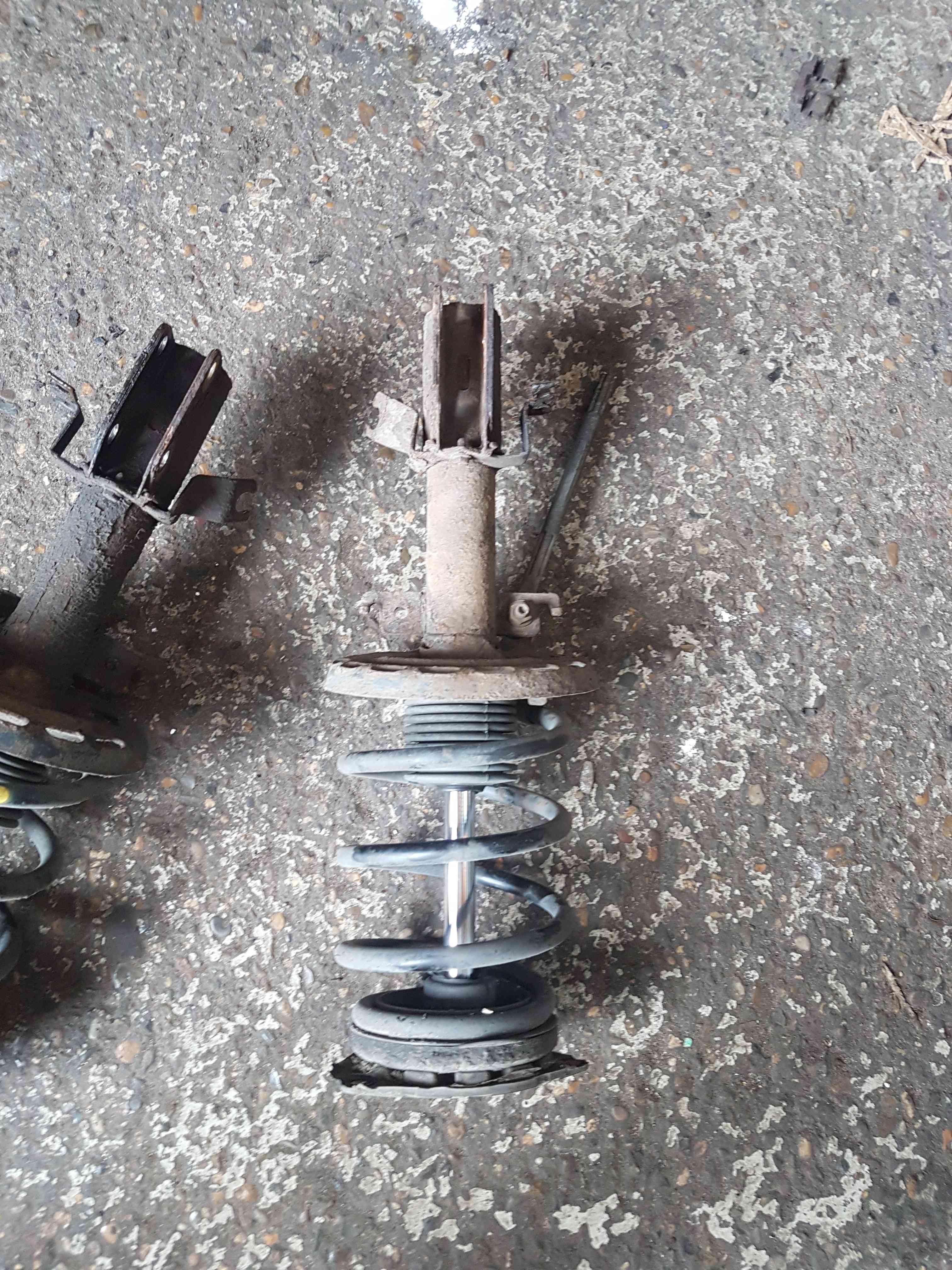 Thumb 5 Renault Megane MK3 2008-2014 1.9 DCI Driver OSF Front Spring Shock Strut