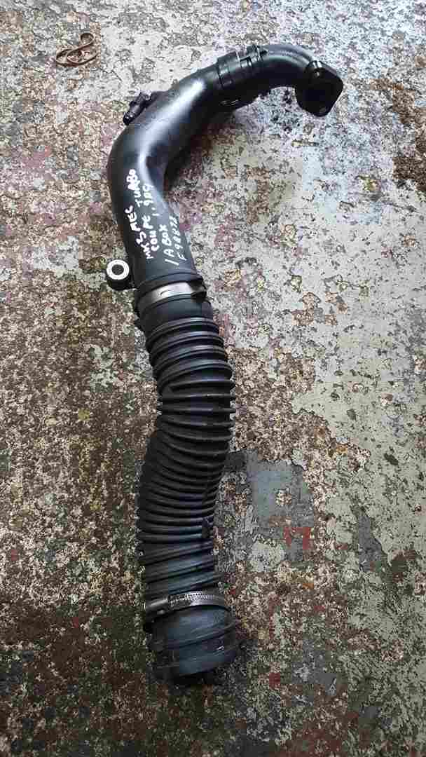 Renault Megane MK3 2008-2014 1.9 DCI Egr To Airbox Pipe 8201003136