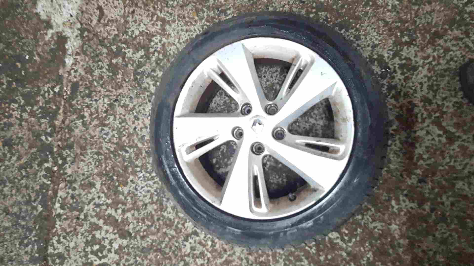 Thumb 2 Renault Megane MK3 2008-2014 Alloy Wheel 403006435R Grandtour 17 INCH 3/5