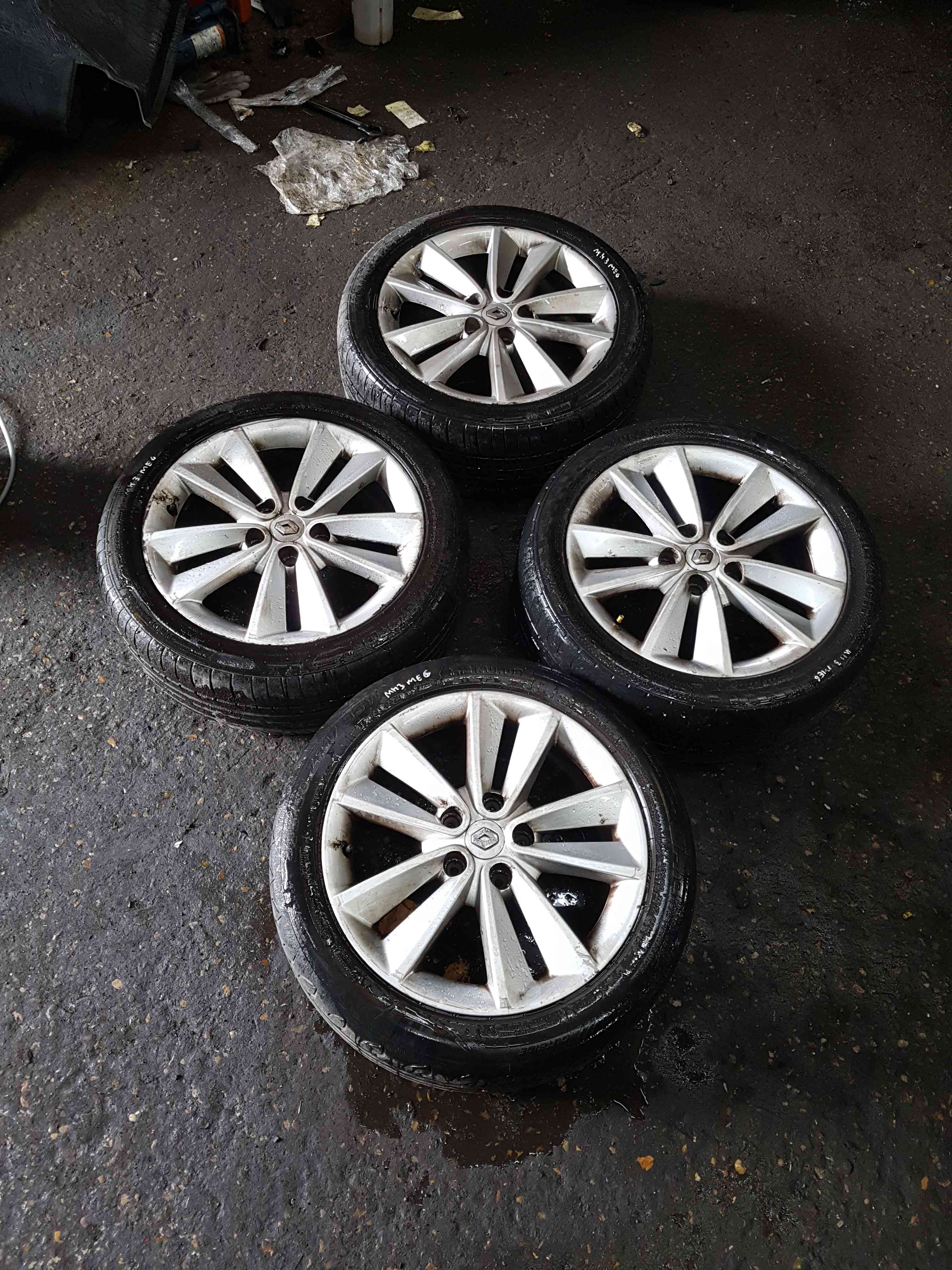 Thumb 2 Renault Megane MK3 2008-2014 Alloy Wheel SET X4 17Inch 403000030R 4/5