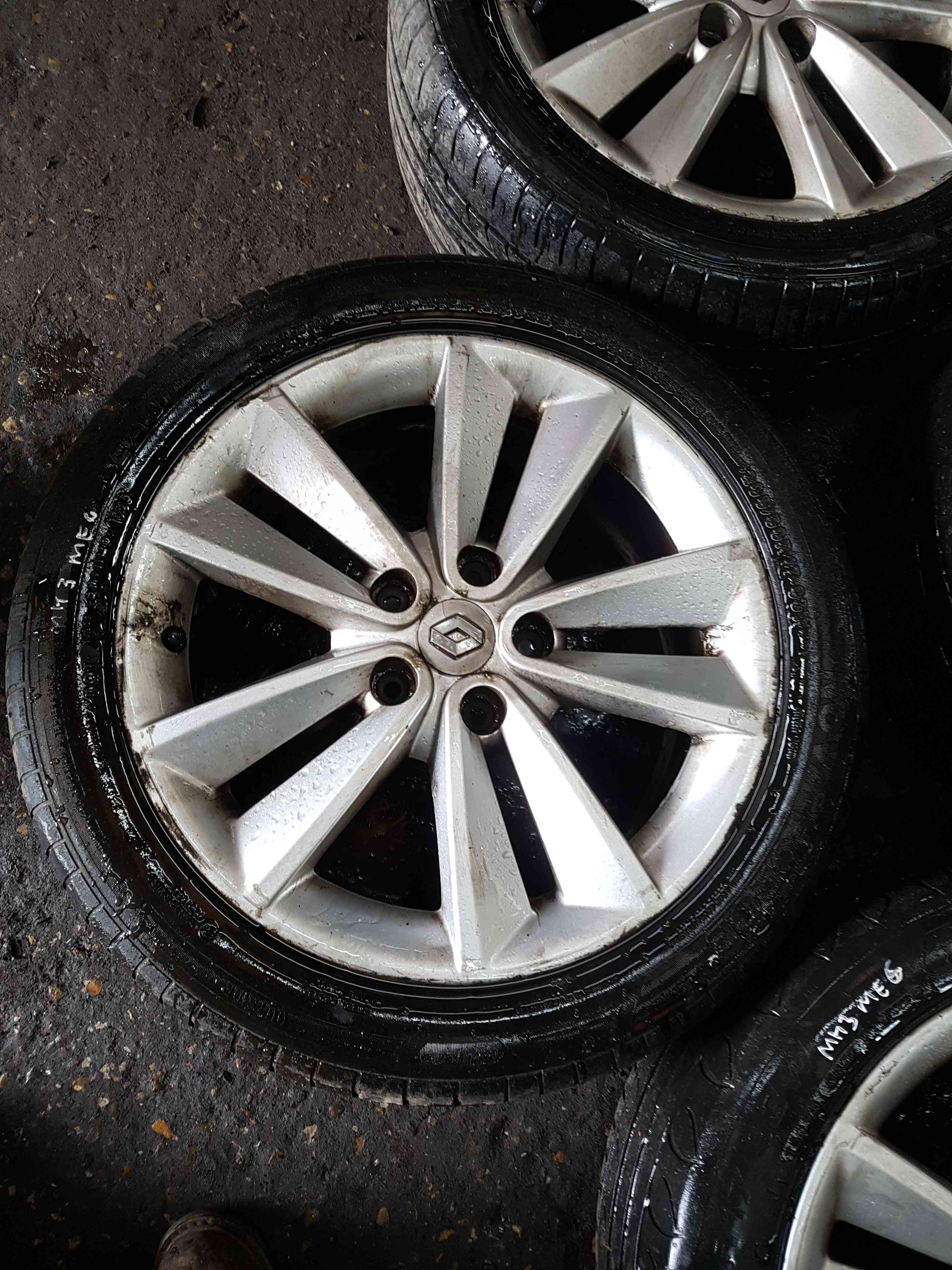 Thumb 5 Renault Megane MK3 2008-2014 Alloy Wheel SET X4 17Inch 403000030R 4/5